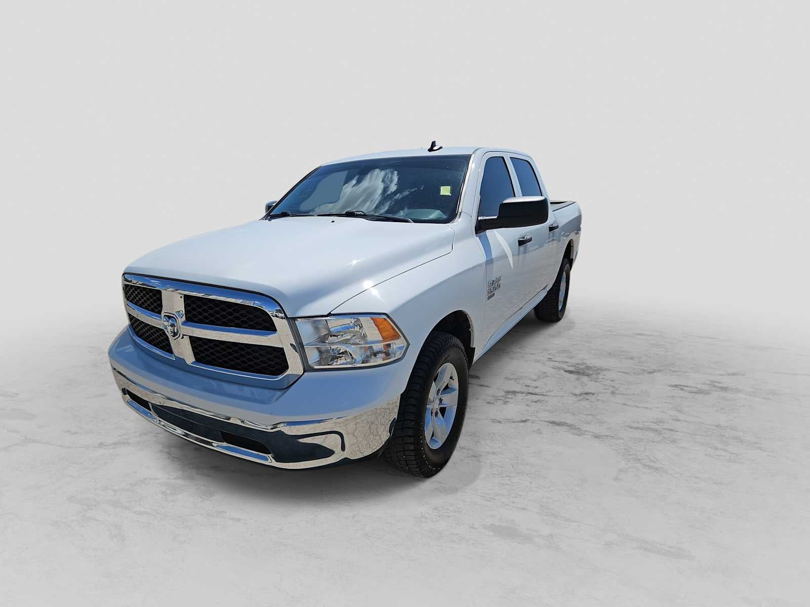 2023 RAM 1500 Classic SLT Crew Cab 4x4 5'7' Box