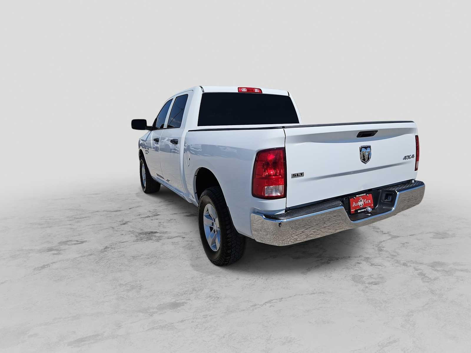 2023 RAM 1500 Classic SLT Crew Cab 4x4 5'7' Box