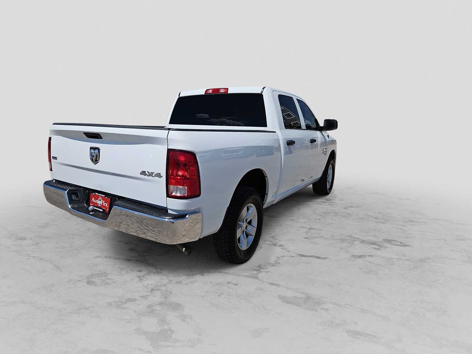 2023 RAM 1500 Classic SLT Crew Cab 4x4 5'7' Box