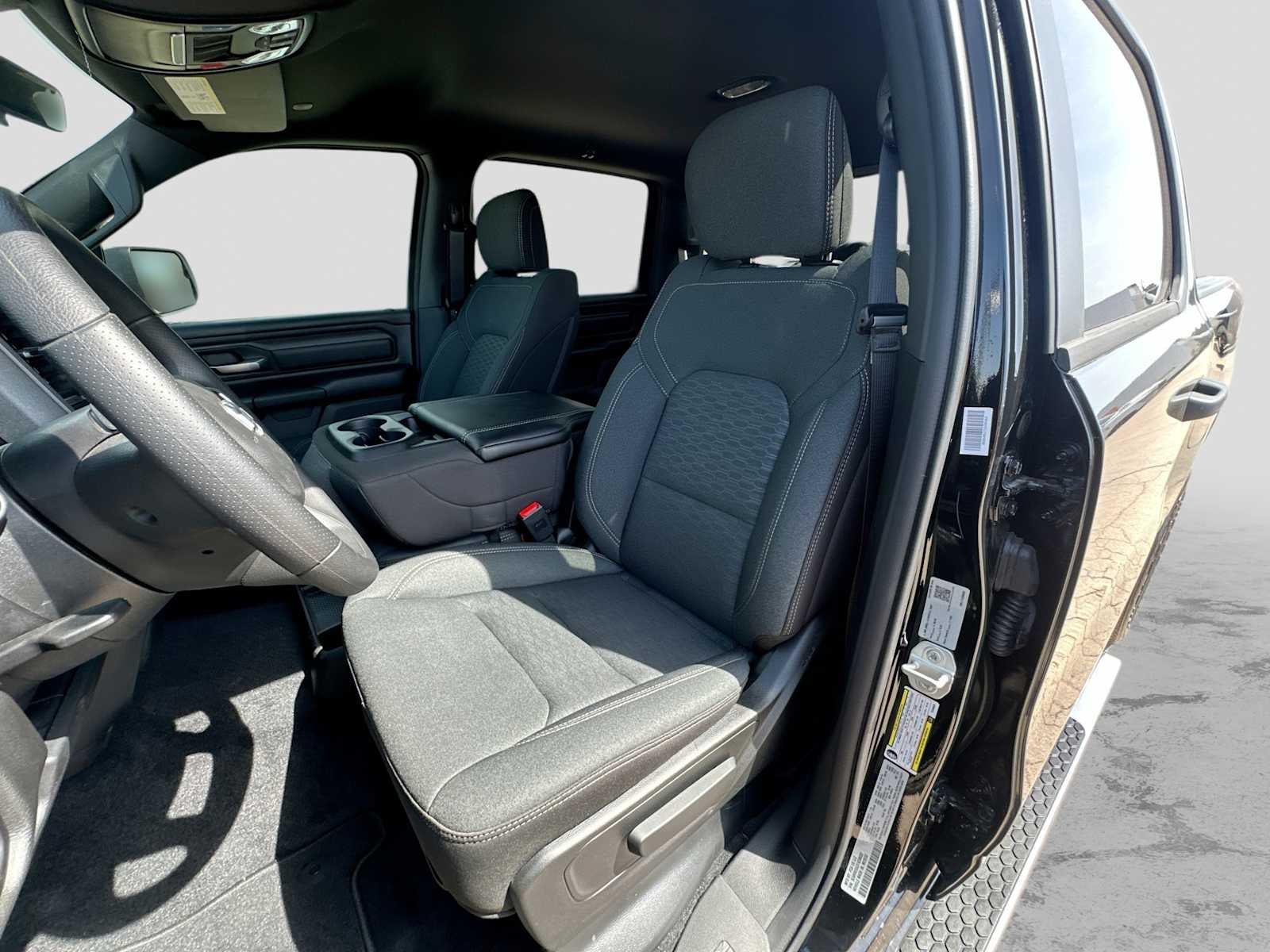 2026 RAM 1500 RAM 1500 EXPRESS CREW CAB 4X2 5'7' BOX
