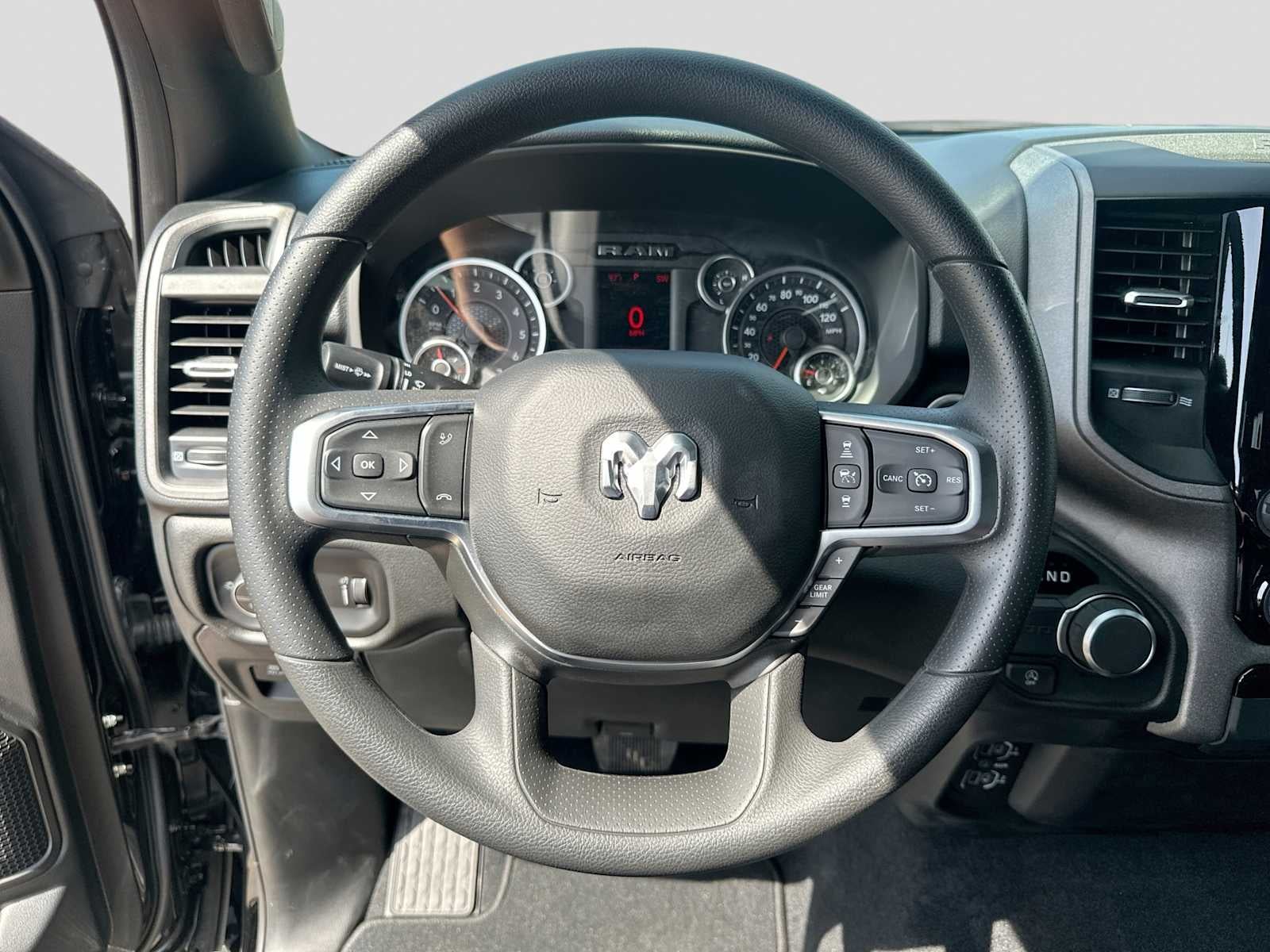 2026 RAM 1500 RAM 1500 EXPRESS CREW CAB 4X2 5'7' BOX