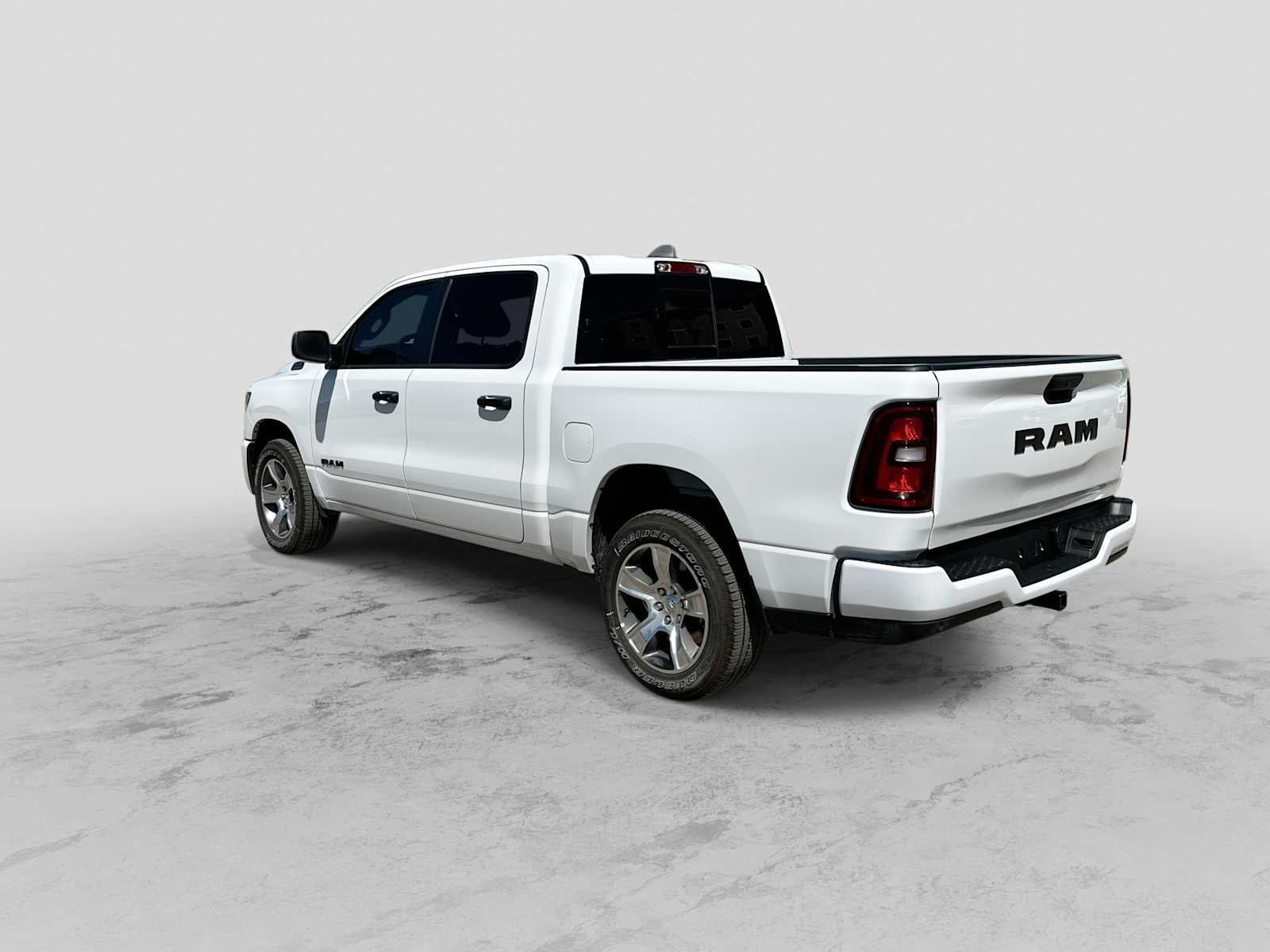 2026 RAM 1500 RAM 1500 EXPRESS CREW CAB 4X2 5'7' BOX