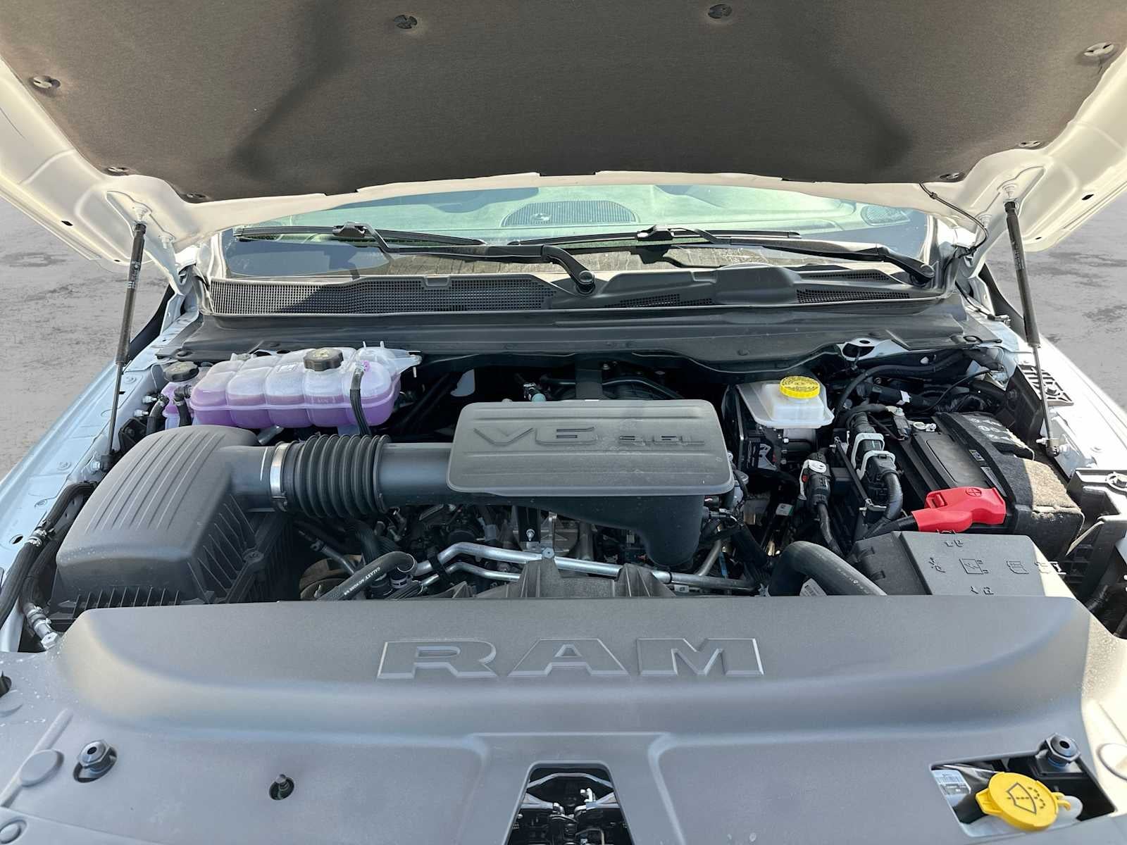 2026 RAM 1500 RAM 1500 EXPRESS CREW CAB 4X2 5'7' BOX