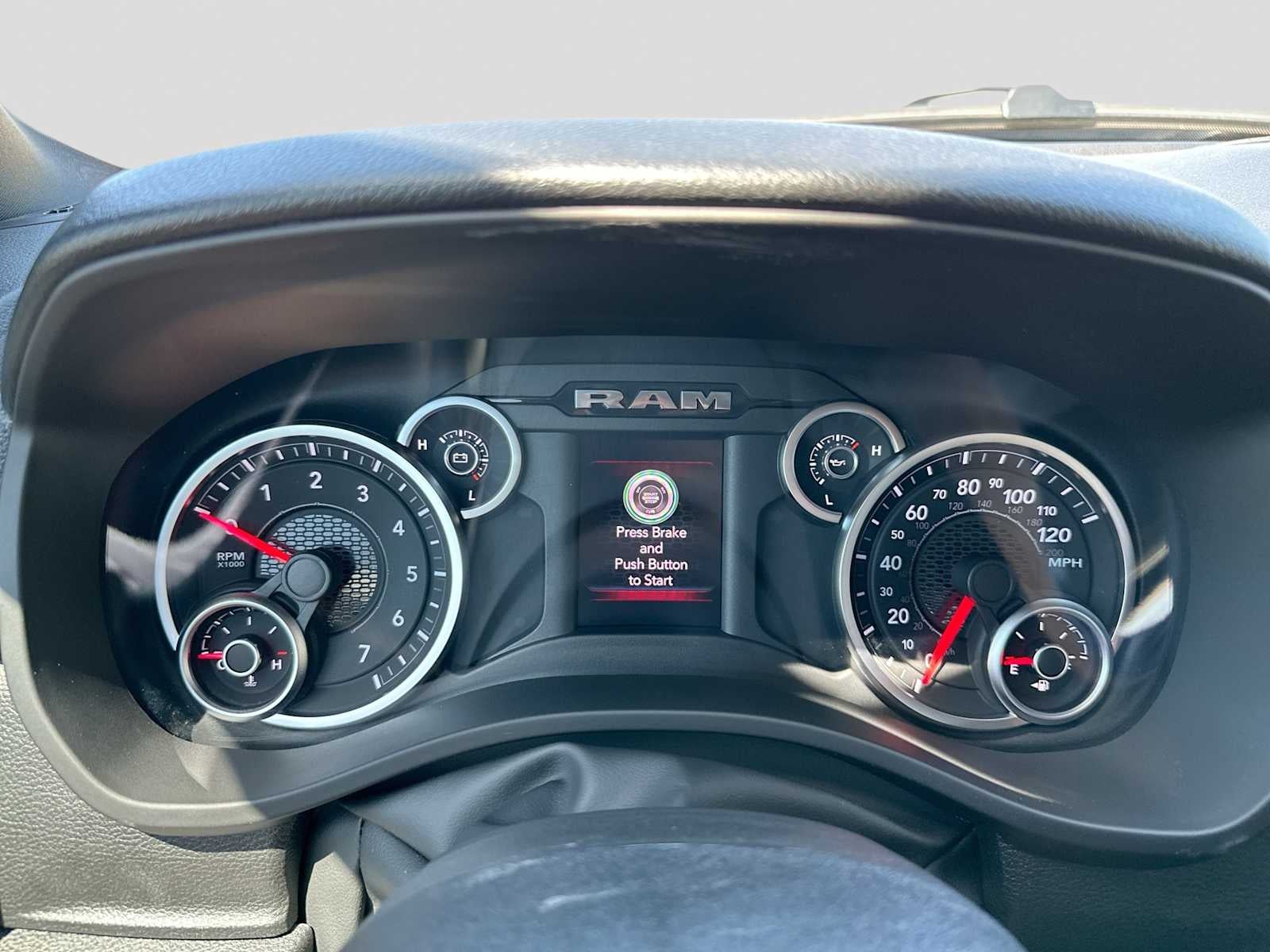 2026 RAM 1500 RAM 1500 EXPRESS CREW CAB 4X2 5'7' BOX