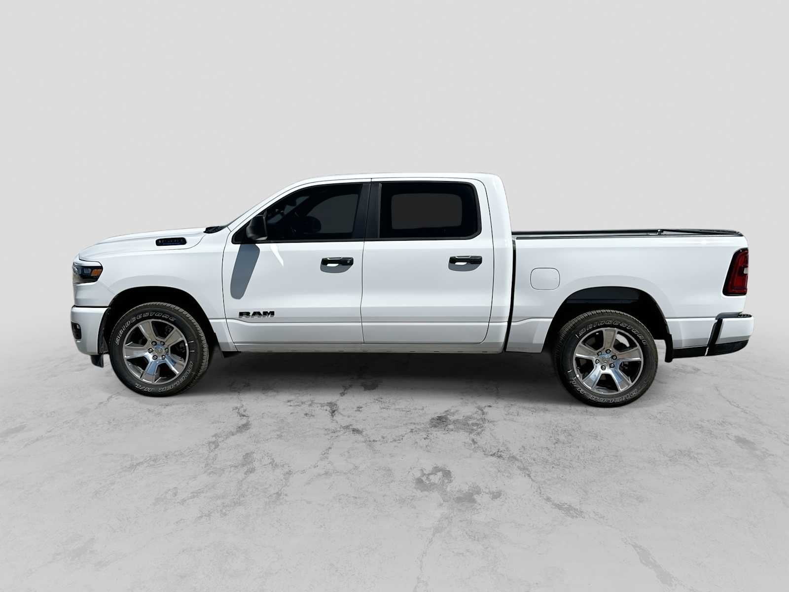 2026 RAM 1500 RAM 1500 EXPRESS CREW CAB 4X2 5'7' BOX