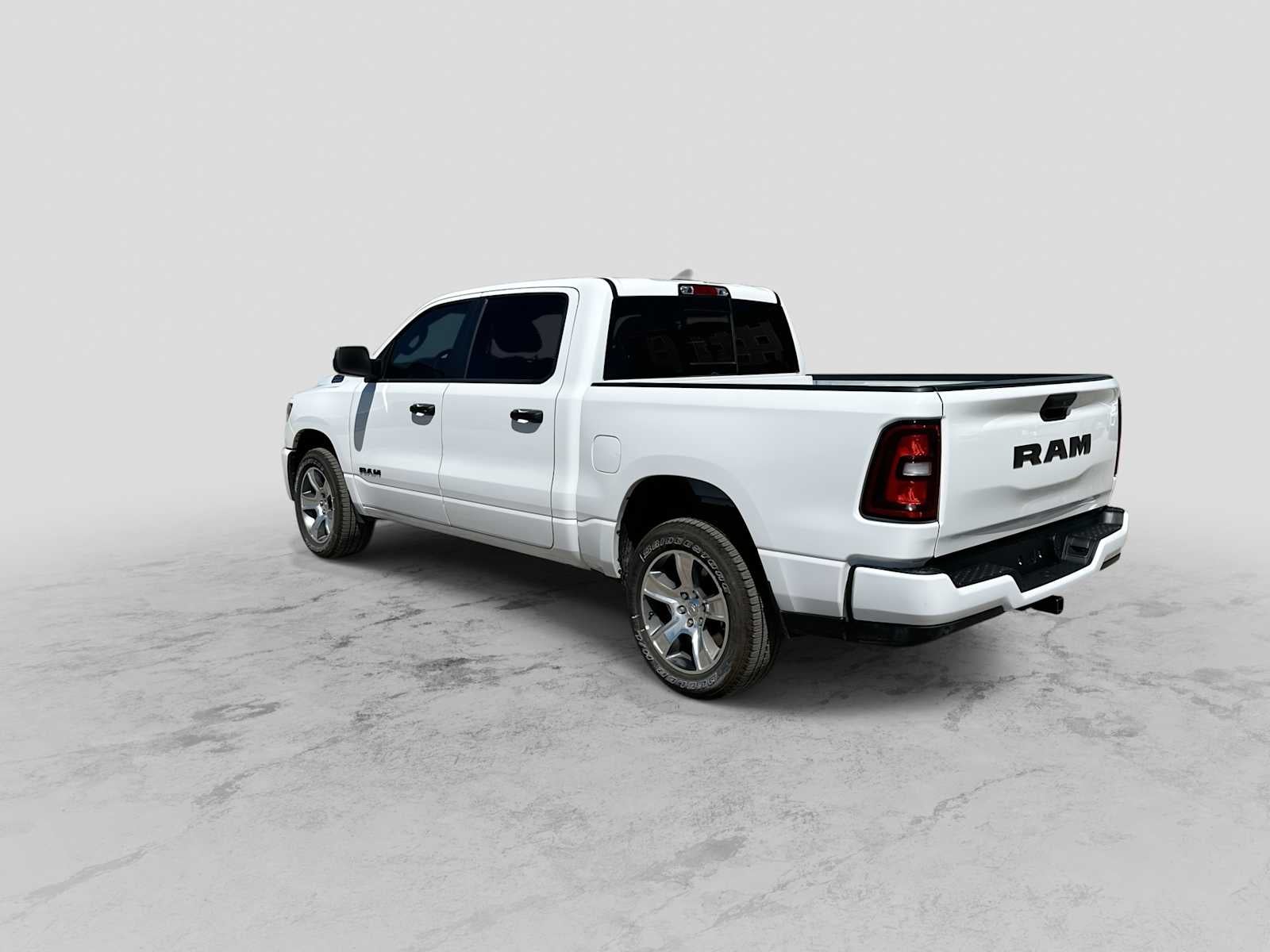 2026 RAM 1500 RAM 1500 EXPRESS CREW CAB 4X2 5'7' BOX