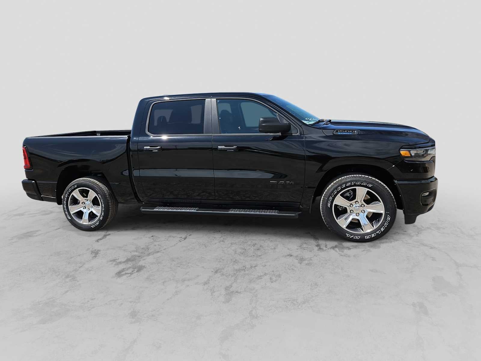 2026 RAM 1500 RAM 1500 EXPRESS CREW CAB 4X2 5'7' BOX