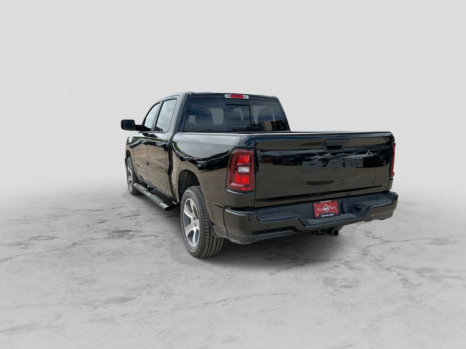 2026 RAM 1500 RAM 1500 EXPRESS CREW CAB 4X2 5'7' BOX