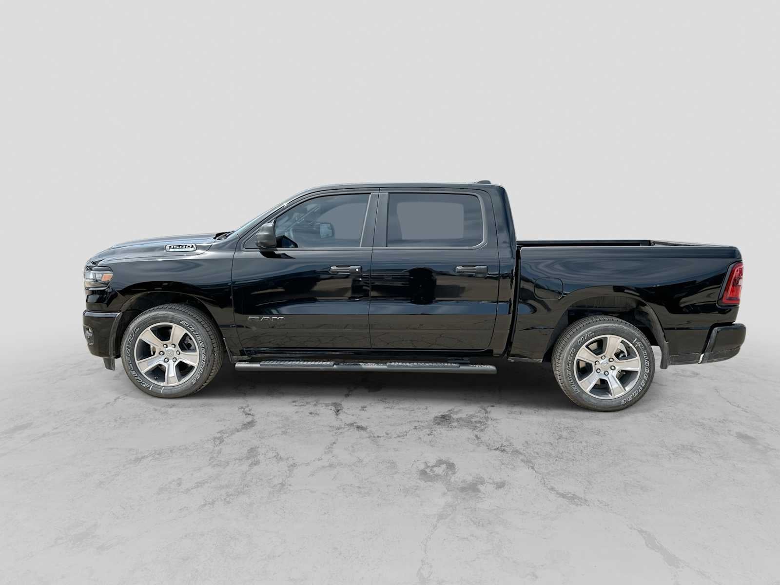 2026 RAM 1500 RAM 1500 EXPRESS CREW CAB 4X2 5'7' BOX
