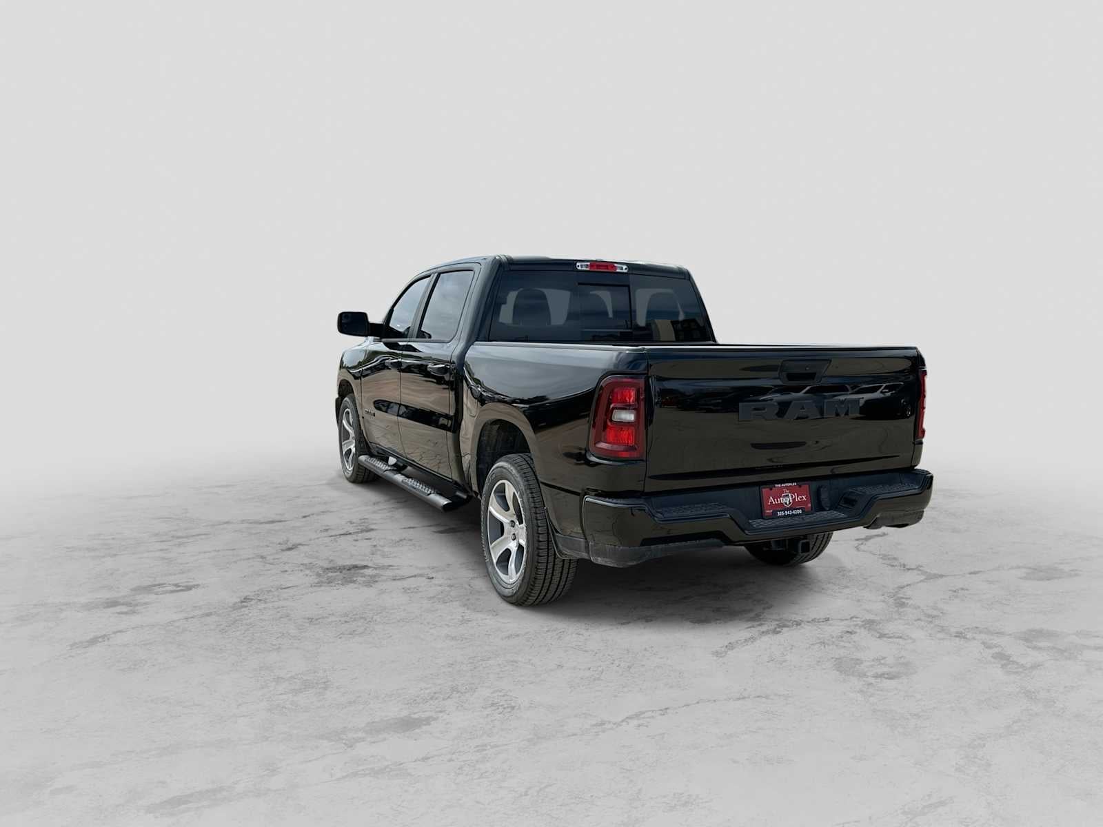 2026 RAM 1500 RAM 1500 EXPRESS CREW CAB 4X2 5'7' BOX