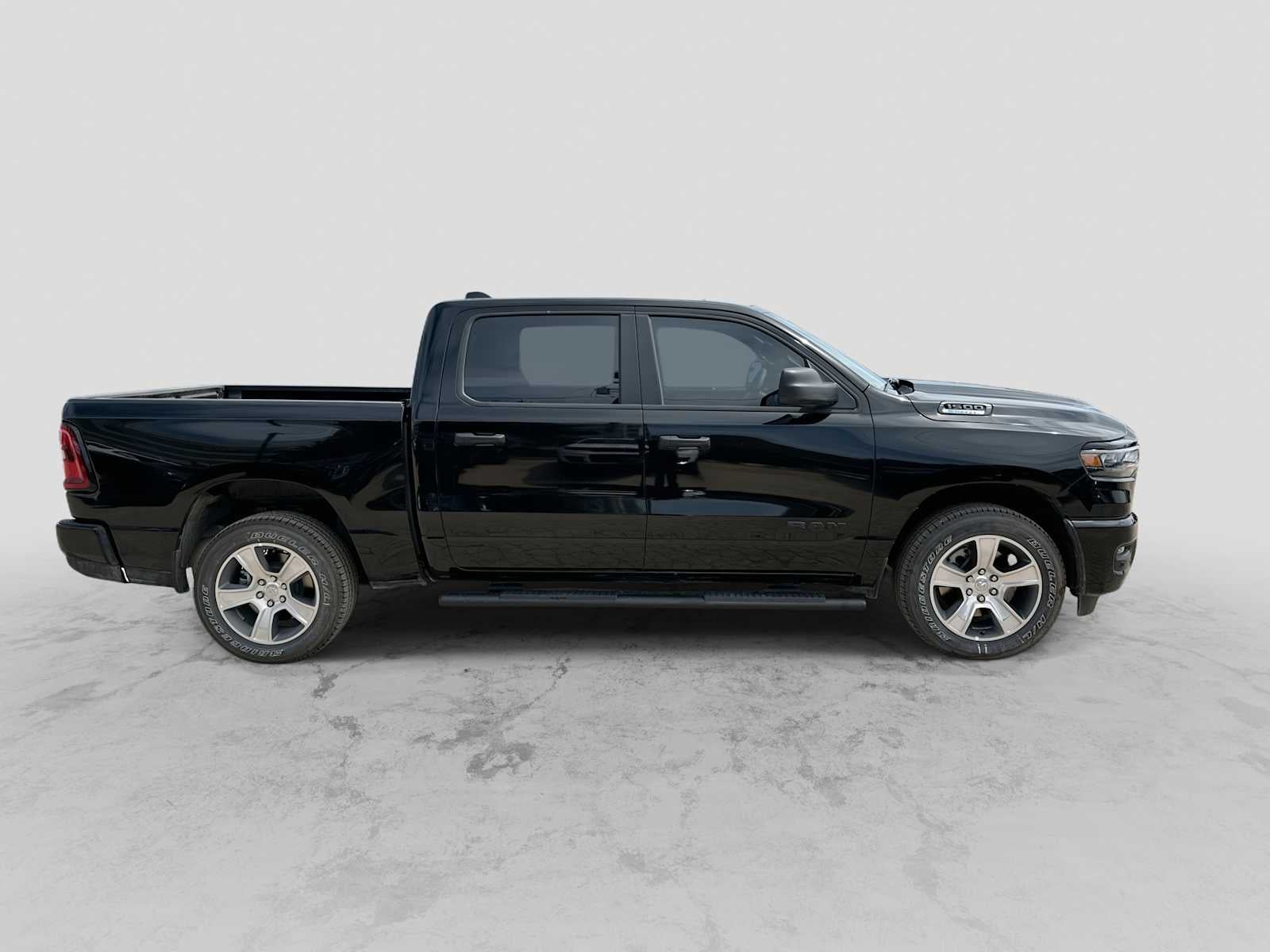2026 RAM 1500 RAM 1500 EXPRESS CREW CAB 4X2 5'7' BOX