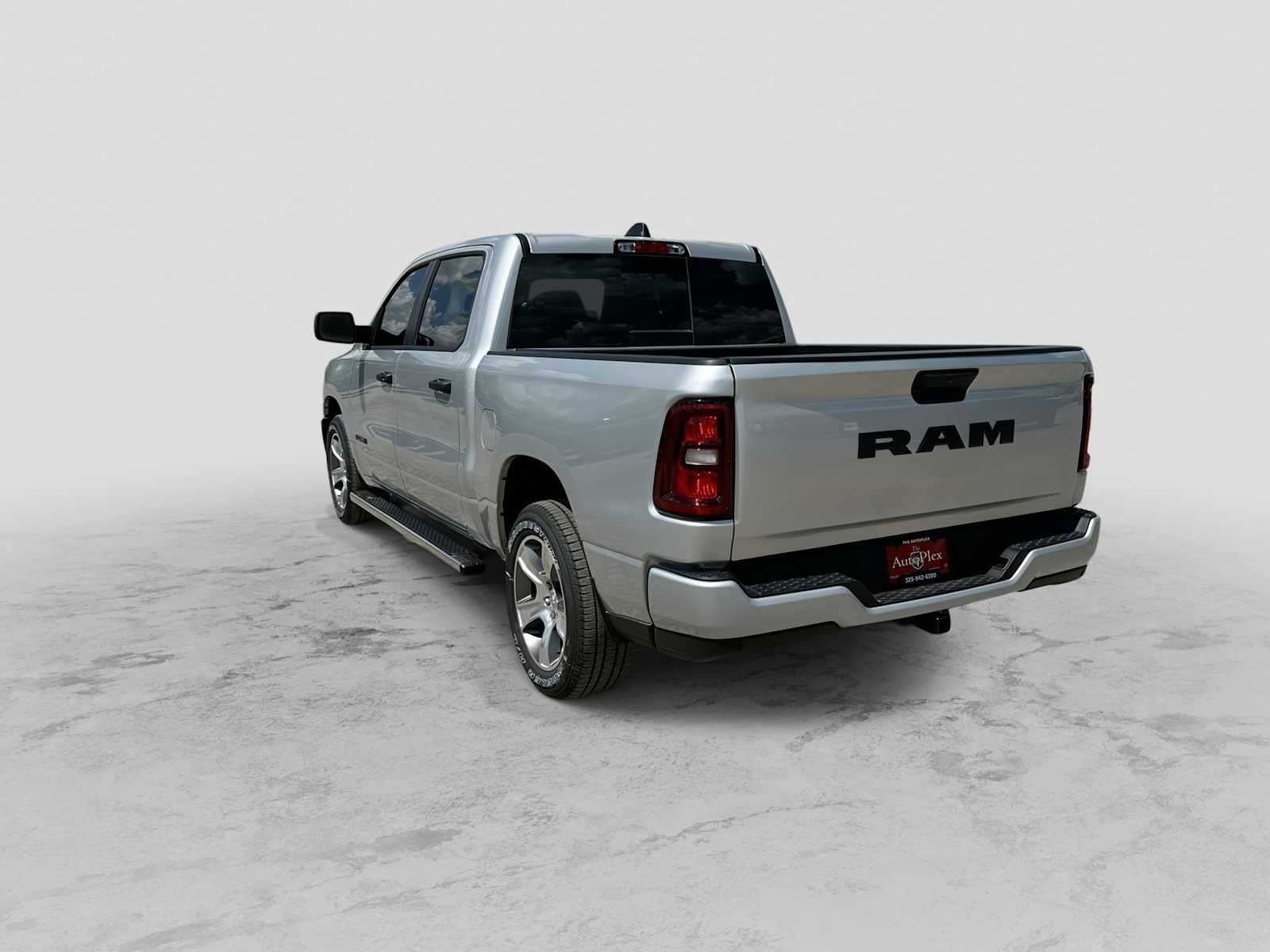 2026 RAM 1500 RAM 1500 EXPRESS CREW CAB 4X2 5'7' BOX