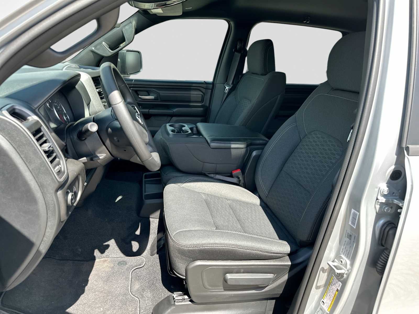 2026 RAM 1500 RAM 1500 EXPRESS CREW CAB 4X2 5'7' BOX