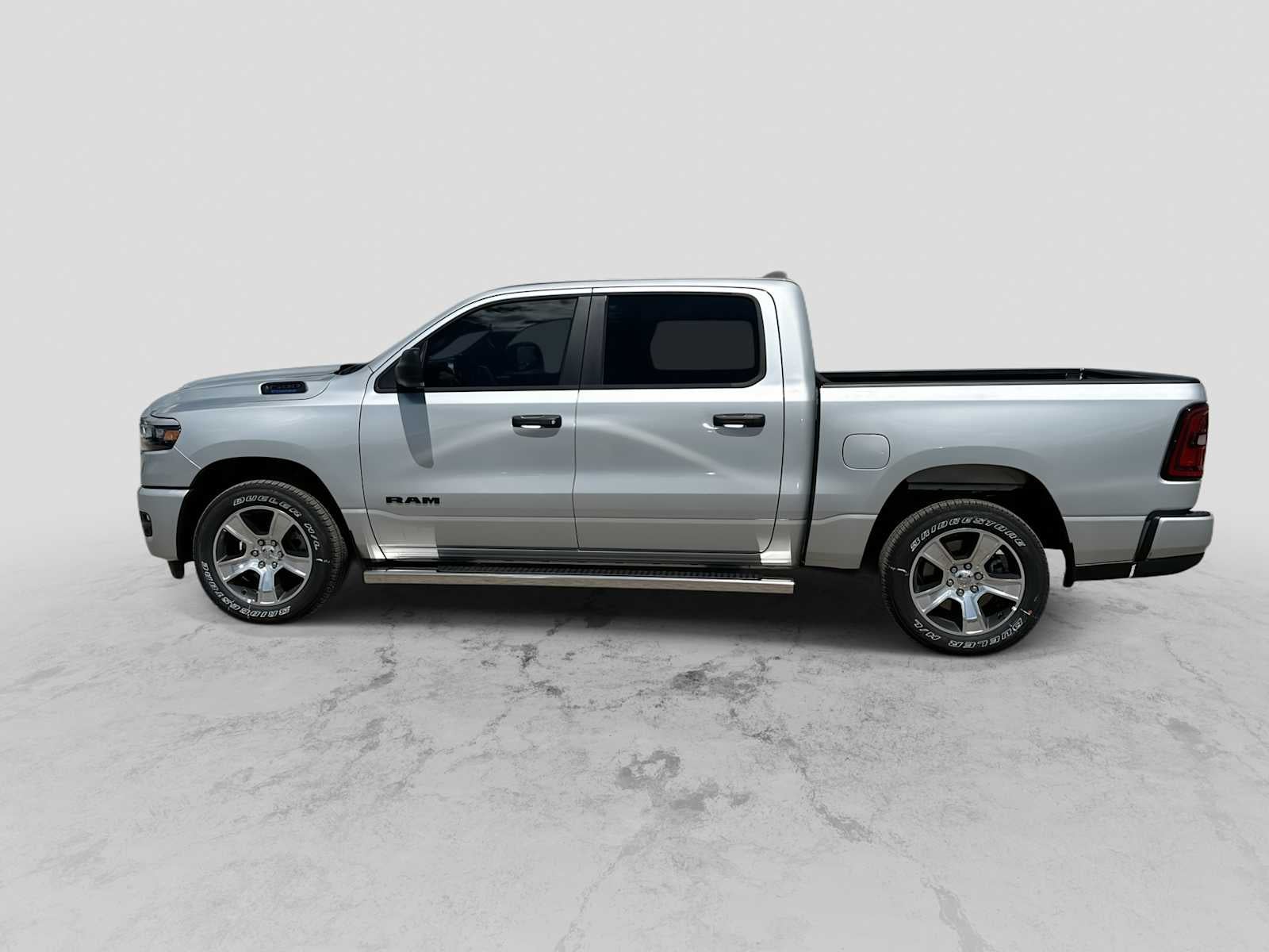 2026 RAM 1500 RAM 1500 EXPRESS CREW CAB 4X2 5'7' BOX