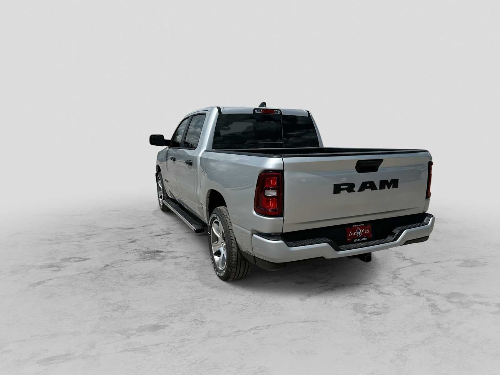 2026 RAM 1500 RAM 1500 EXPRESS CREW CAB 4X2 5'7' BOX