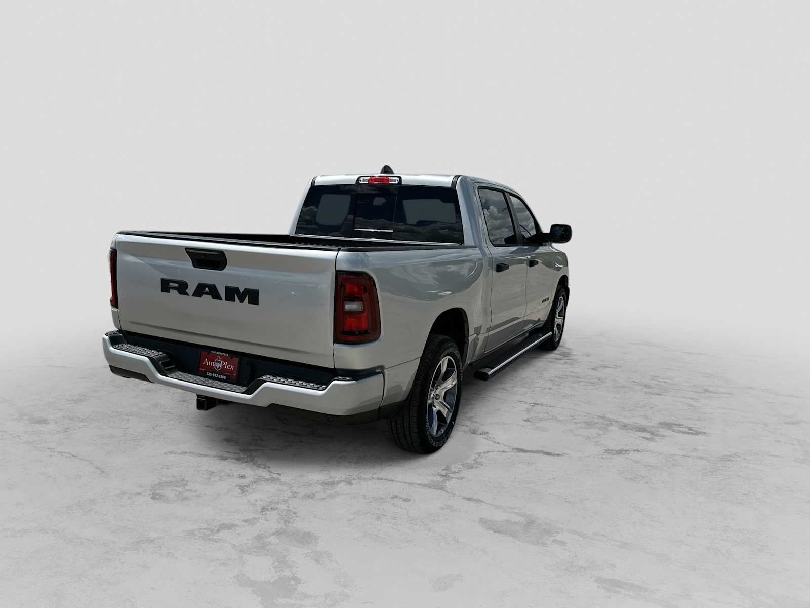 2026 RAM 1500 RAM 1500 EXPRESS CREW CAB 4X2 5'7' BOX