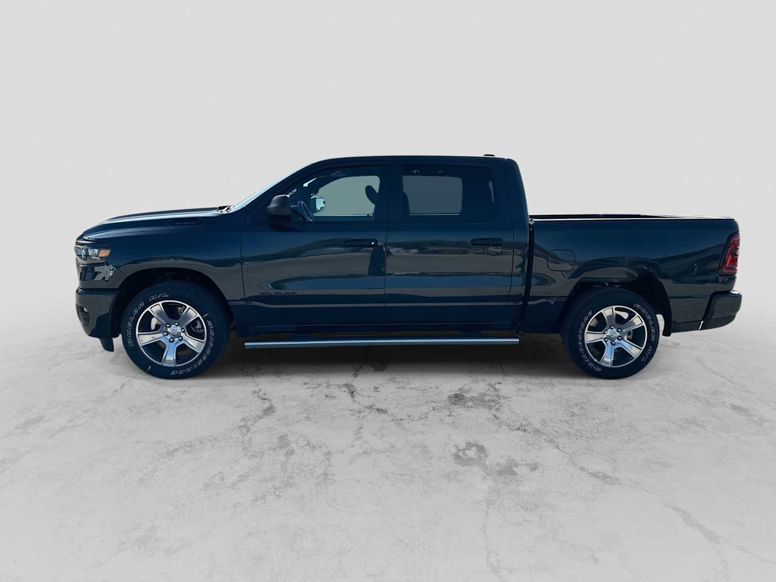 2026 RAM 1500 RAM 1500 EXPRESS CREW CAB 4X2 5'7' BOX