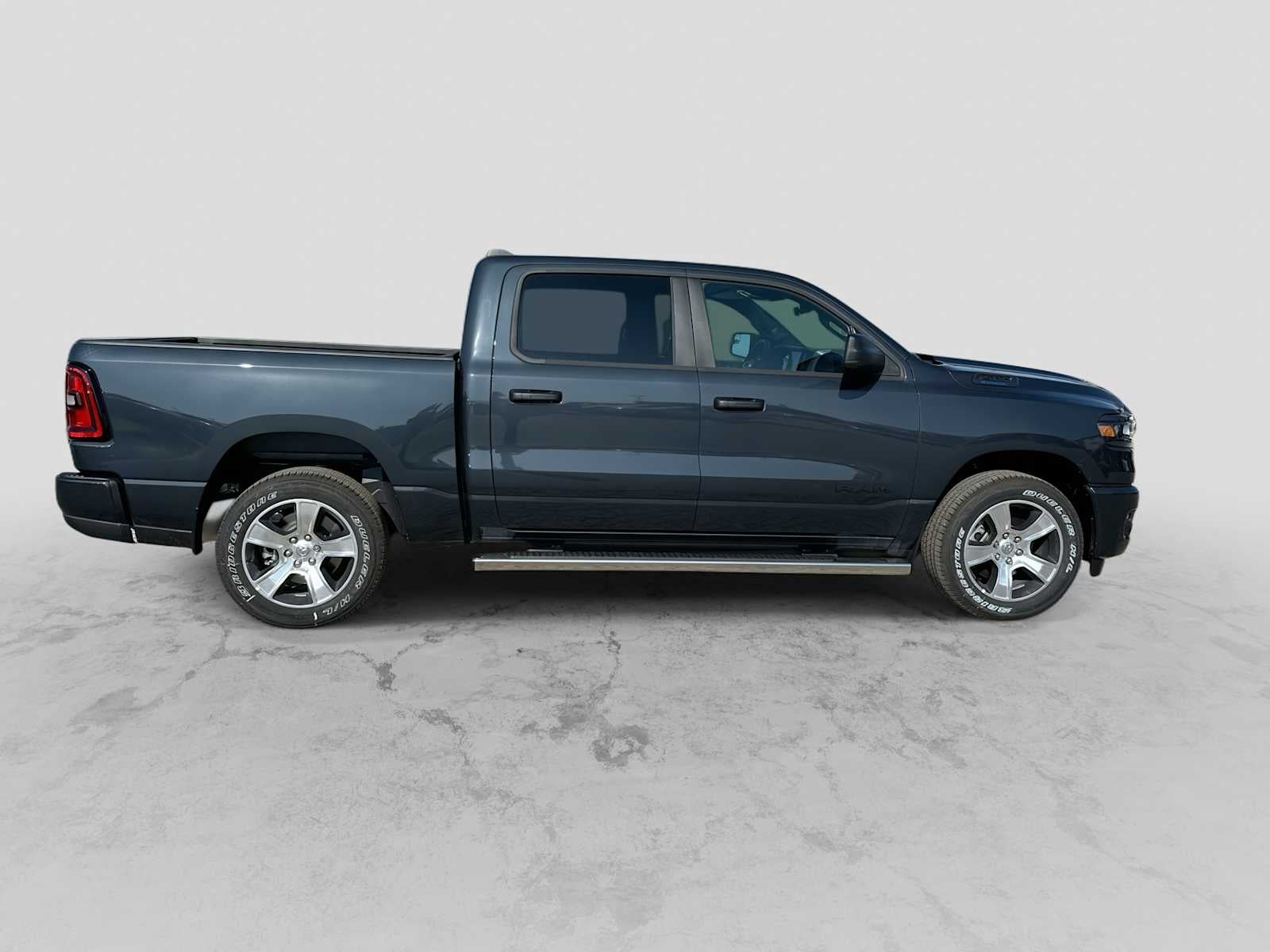 2026 RAM 1500 RAM 1500 EXPRESS CREW CAB 4X2 5'7' BOX