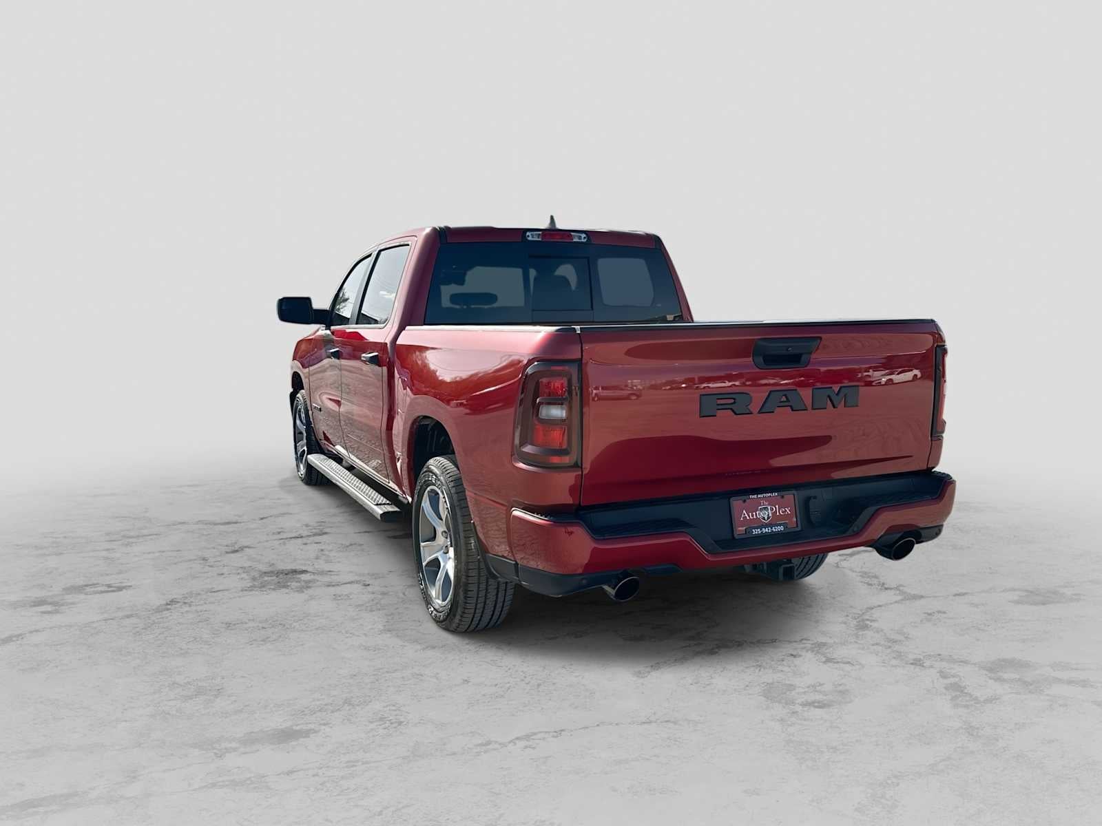 2026 RAM 1500 RAM 1500 EXPRESS CREW CAB 4X2 5'7' BOX