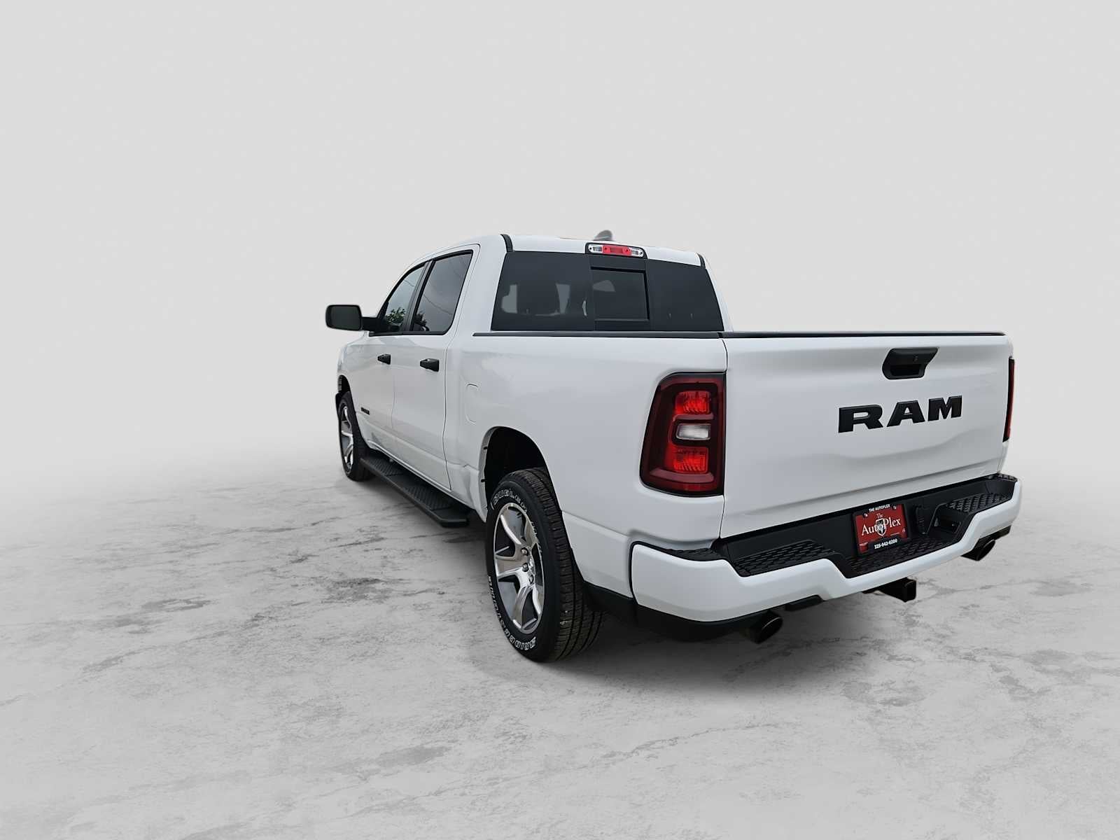 2026 RAM Ram 1500 RAM 1500 EXPRESS CREW CAB 4X2 5'7' BOX