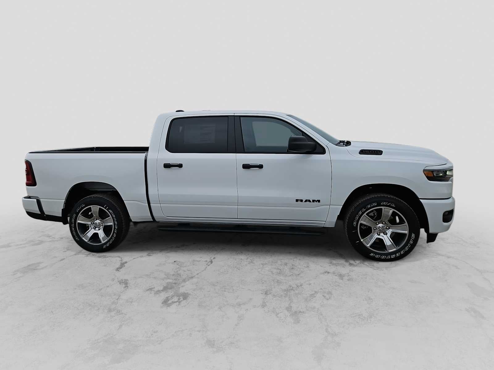 2026 RAM Ram 1500 RAM 1500 EXPRESS CREW CAB 4X2 5'7' BOX