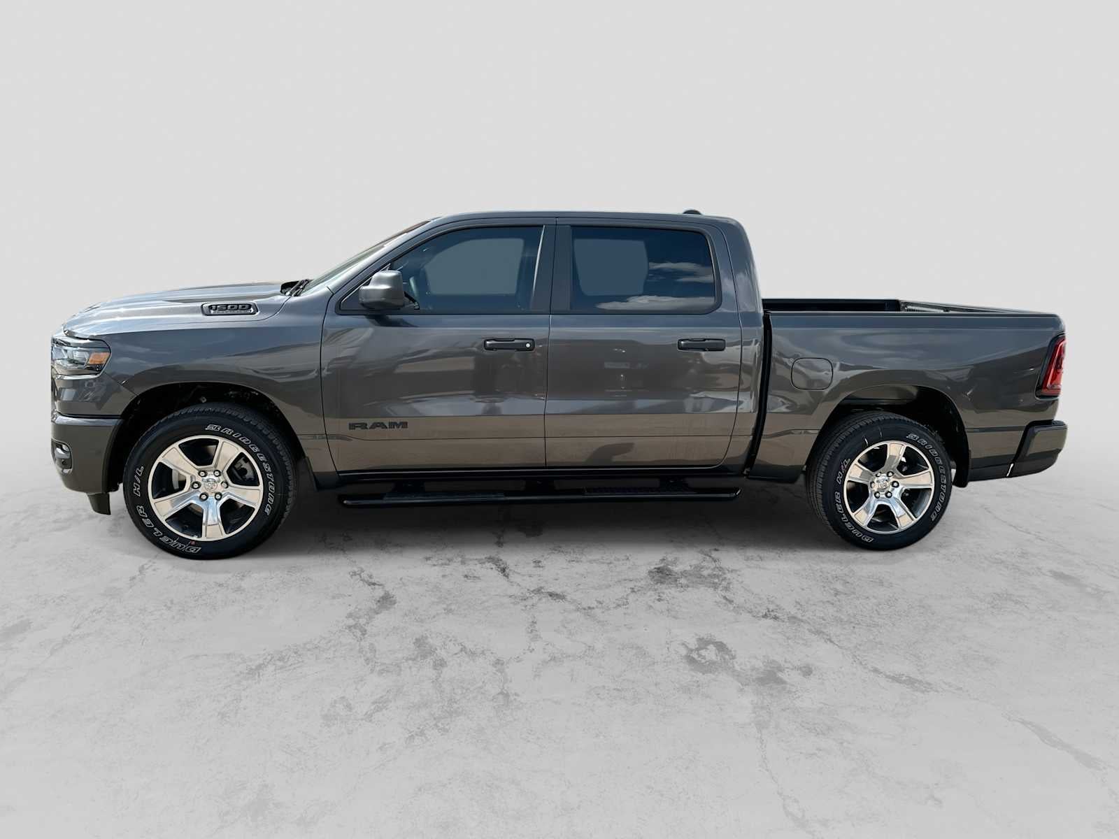 2026 RAM 1500 RAM 1500 EXPRESS CREW CAB 4X2 5'7' BOX