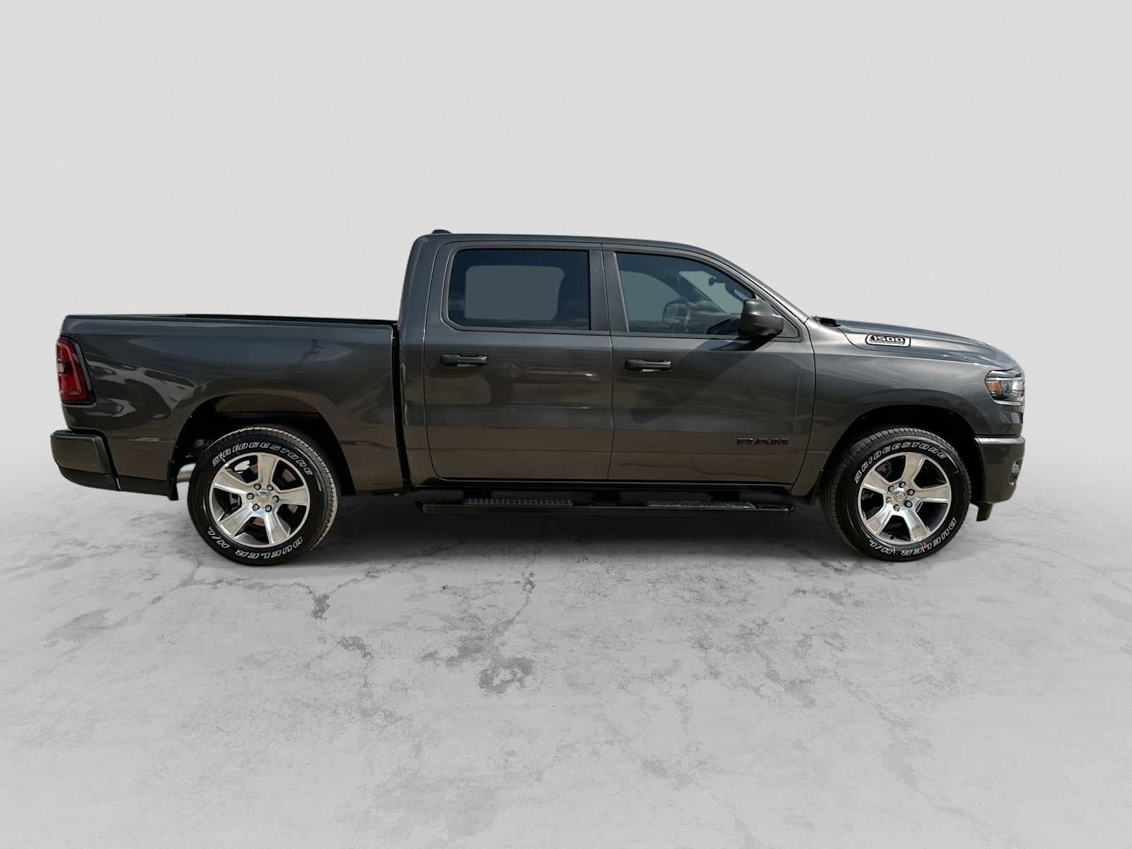 2026 RAM 1500 RAM 1500 EXPRESS CREW CAB 4X2 5'7' BOX