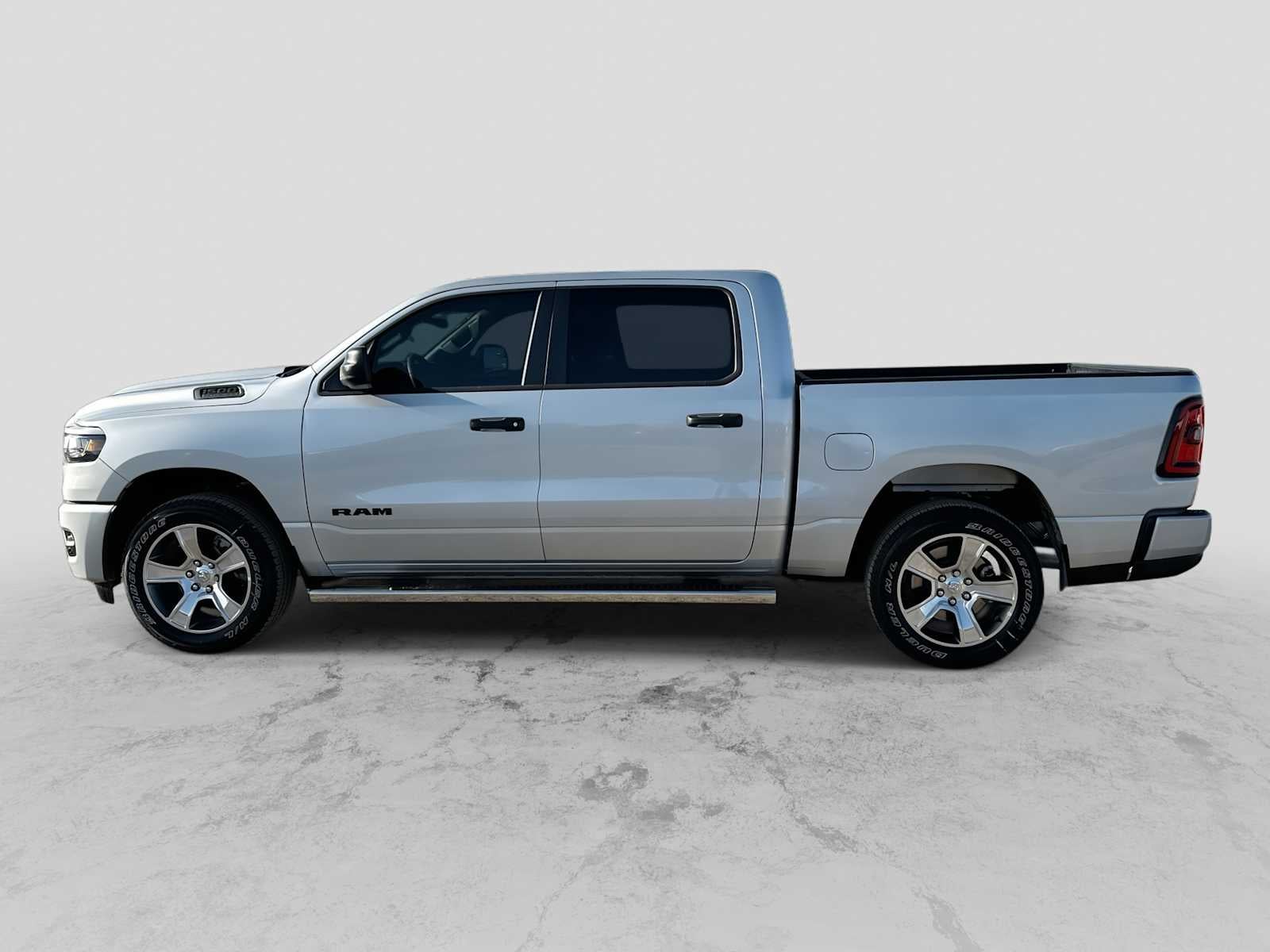 2026 RAM 1500 RAM 1500 EXPRESS CREW CAB 4X2 5'7' BOX