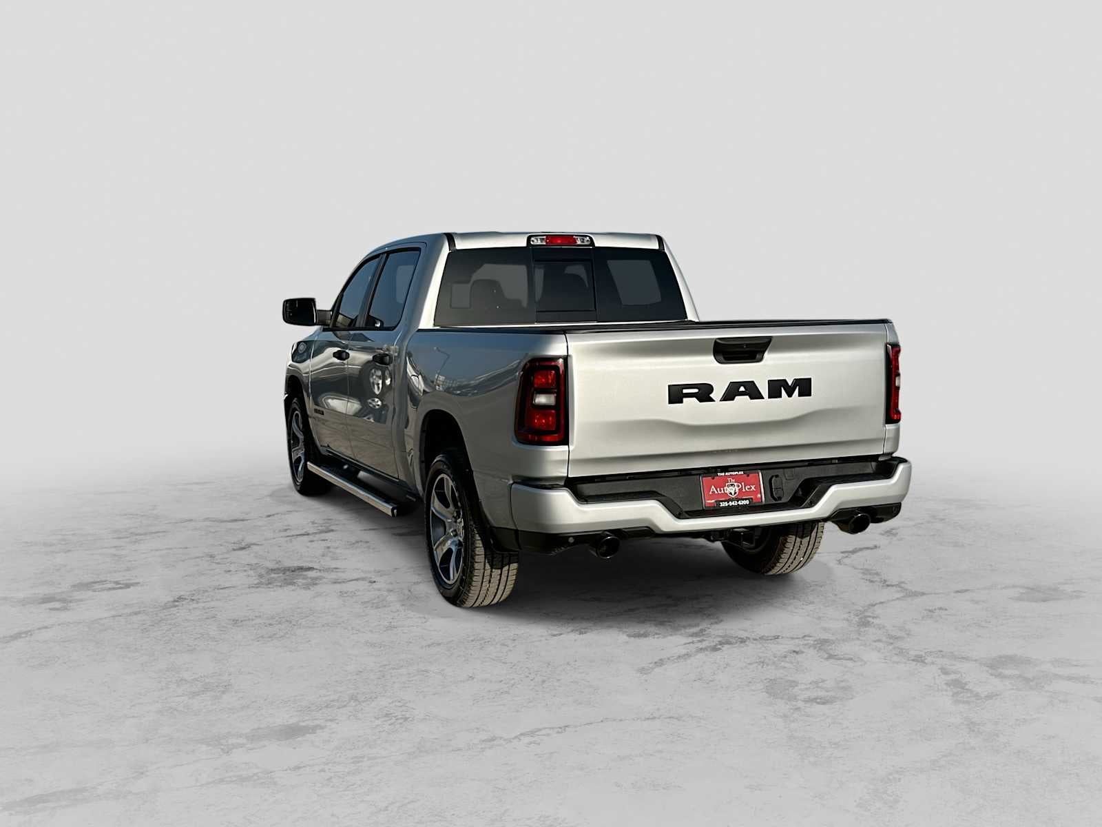 2026 RAM 1500 RAM 1500 EXPRESS CREW CAB 4X2 5'7' BOX