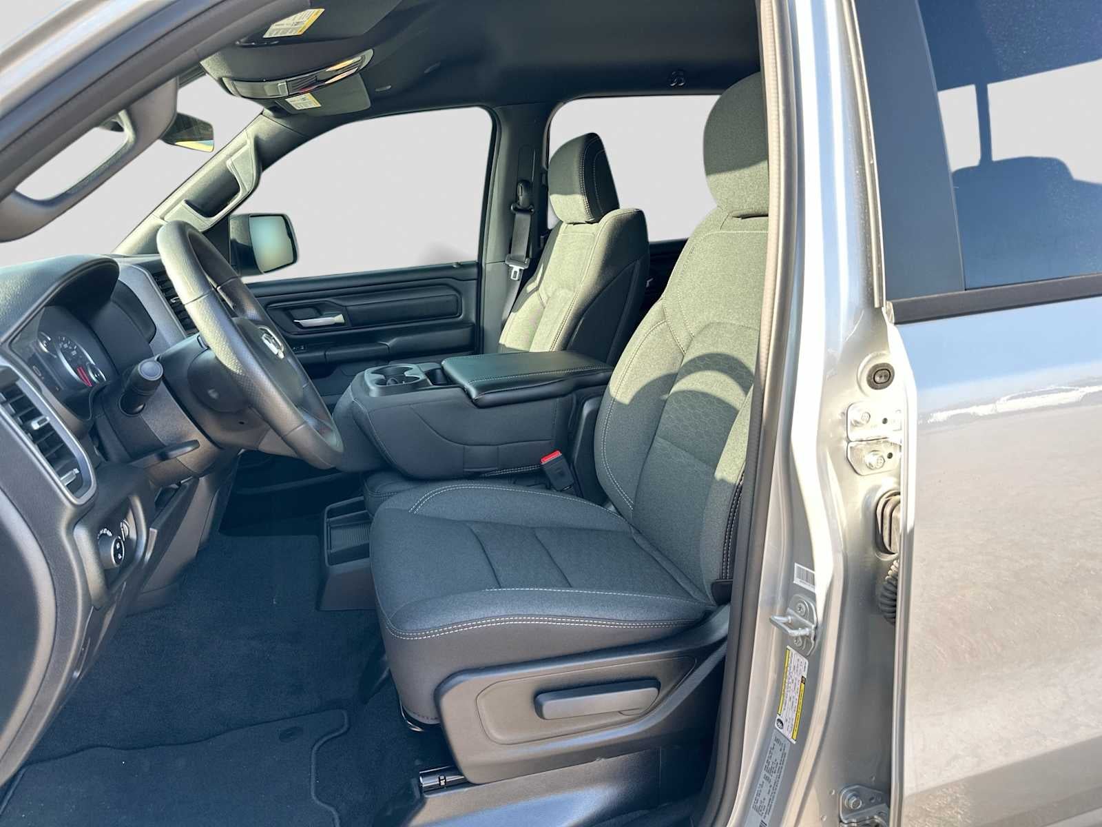 2026 RAM 1500 RAM 1500 EXPRESS CREW CAB 4X2 5'7' BOX