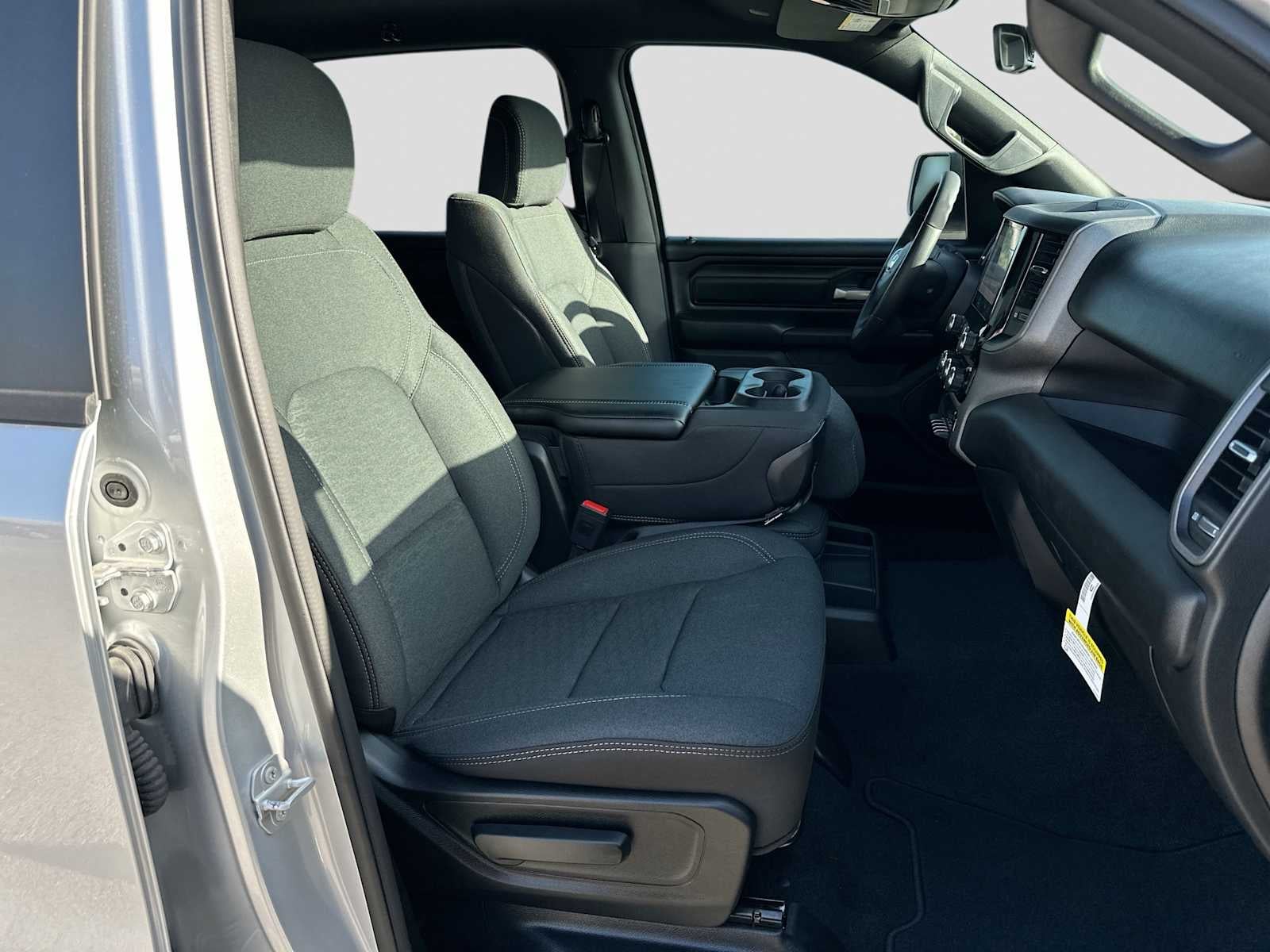2026 RAM 1500 RAM 1500 EXPRESS CREW CAB 4X2 5'7' BOX