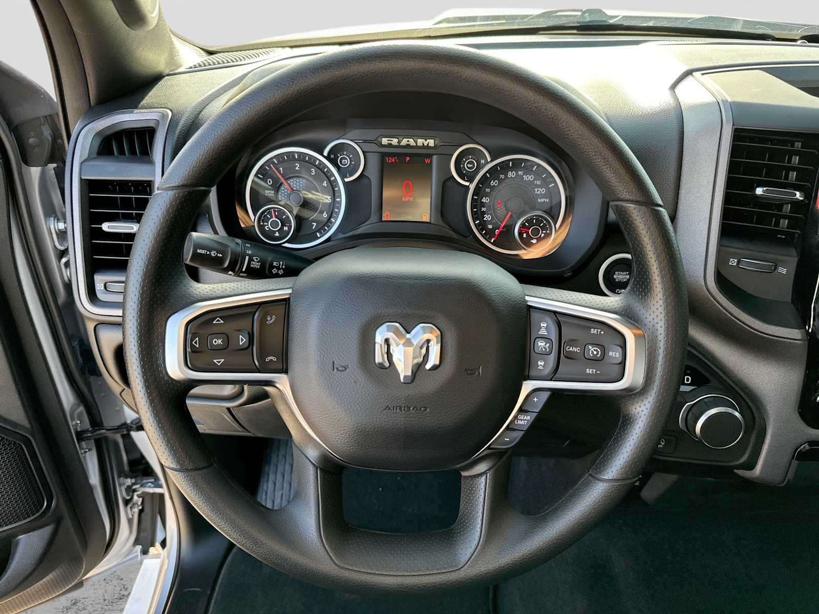 2026 RAM 1500 RAM 1500 EXPRESS CREW CAB 4X2 5'7' BOX
