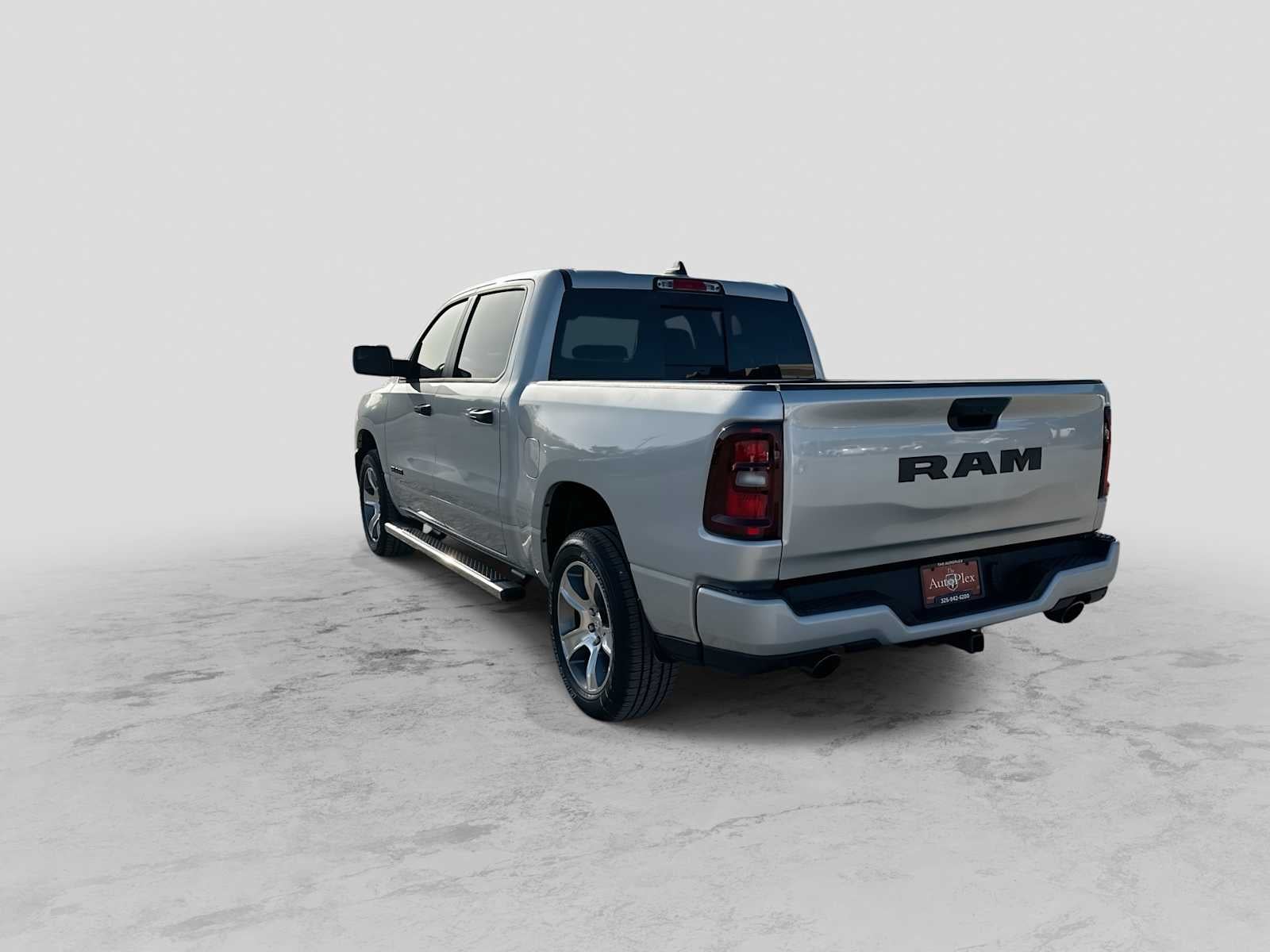 2026 RAM 1500 RAM 1500 EXPRESS CREW CAB 4X2 5'7' BOX