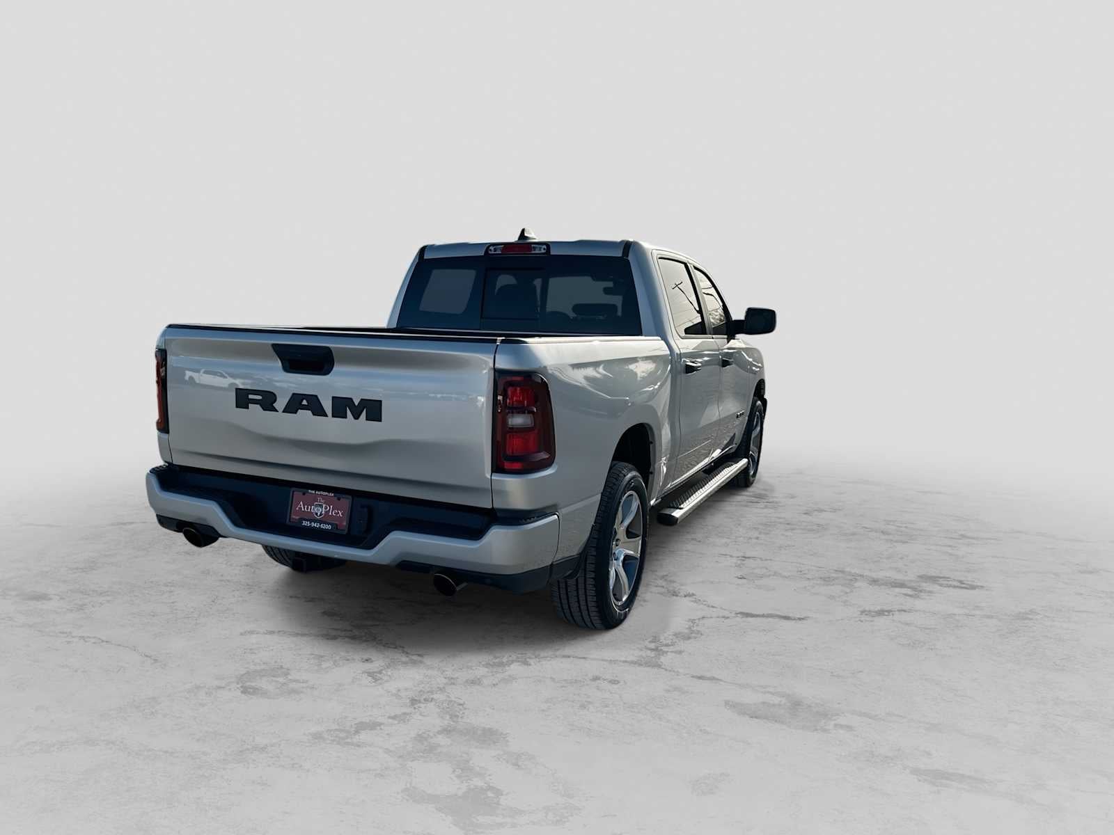 2026 RAM 1500 RAM 1500 EXPRESS CREW CAB 4X2 5'7' BOX