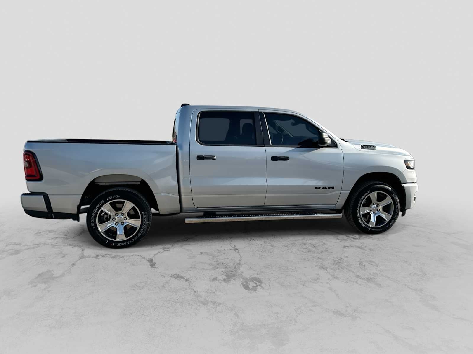 2026 RAM 1500 RAM 1500 EXPRESS CREW CAB 4X2 5'7' BOX