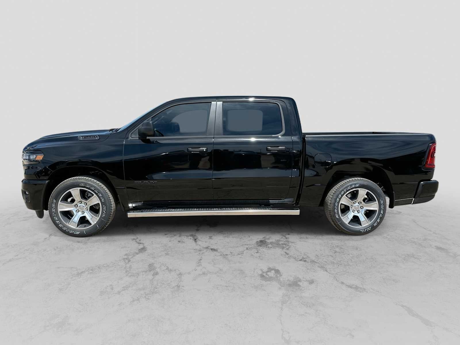 2026 RAM 1500 RAM 1500 EXPRESS CREW CAB 4X2 5'7' BOX