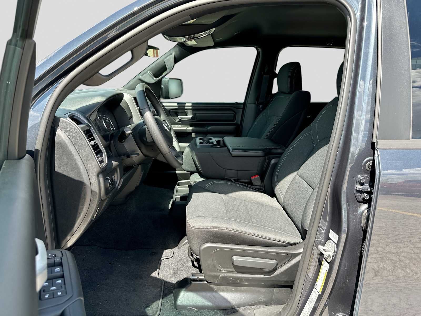 2026 RAM 1500 RAM 1500 EXPRESS CREW CAB 4X2 5'7' BOX