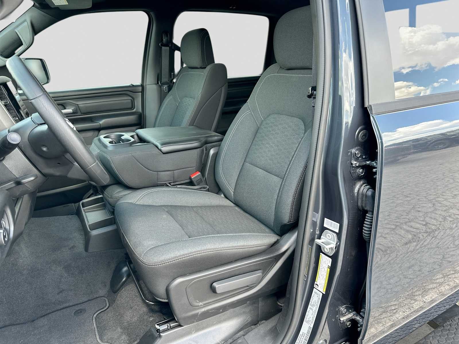 2026 RAM 1500 RAM 1500 EXPRESS CREW CAB 4X2 5'7' BOX