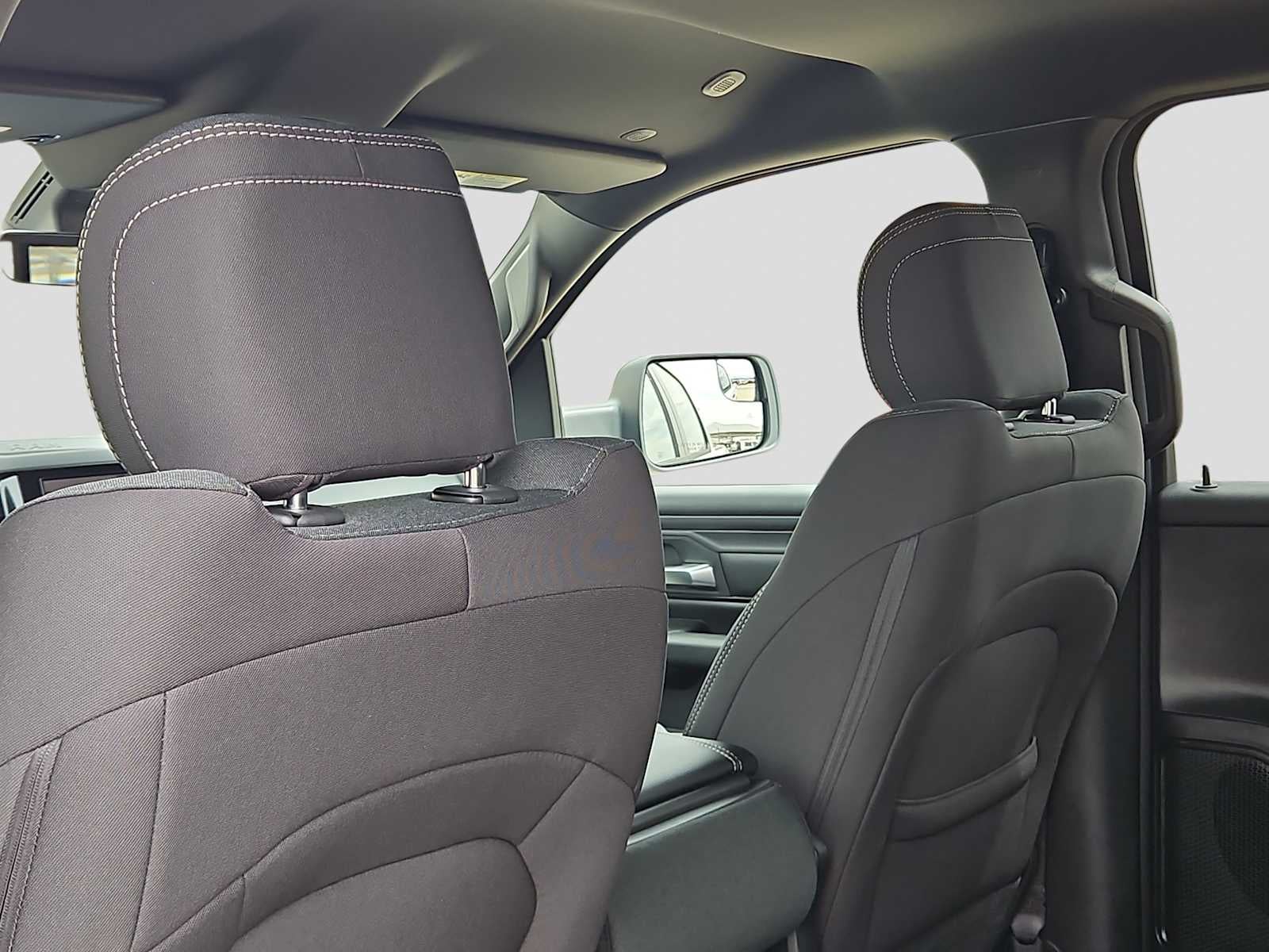 2026 RAM 1500 RAM 1500 EXPRESS CREW CAB 4X2 5'7' BOX