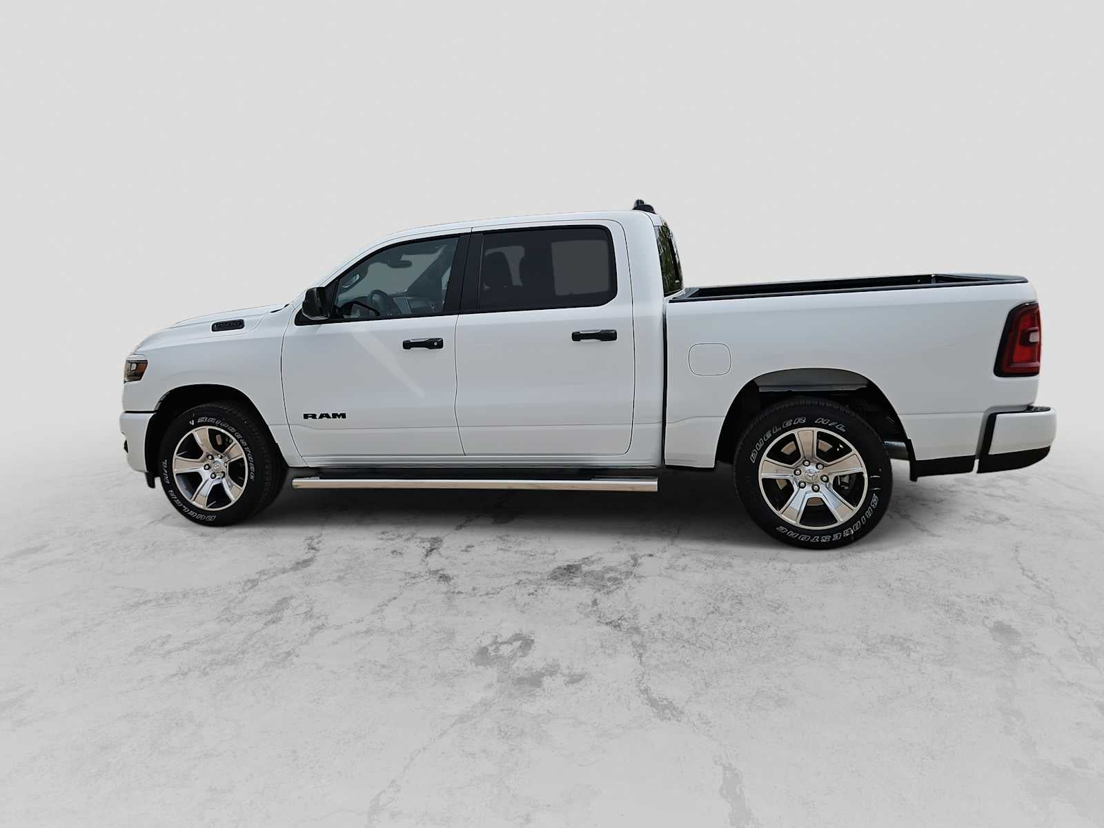 2026 RAM 1500 RAM 1500 EXPRESS CREW CAB 4X2 5'7' BOX