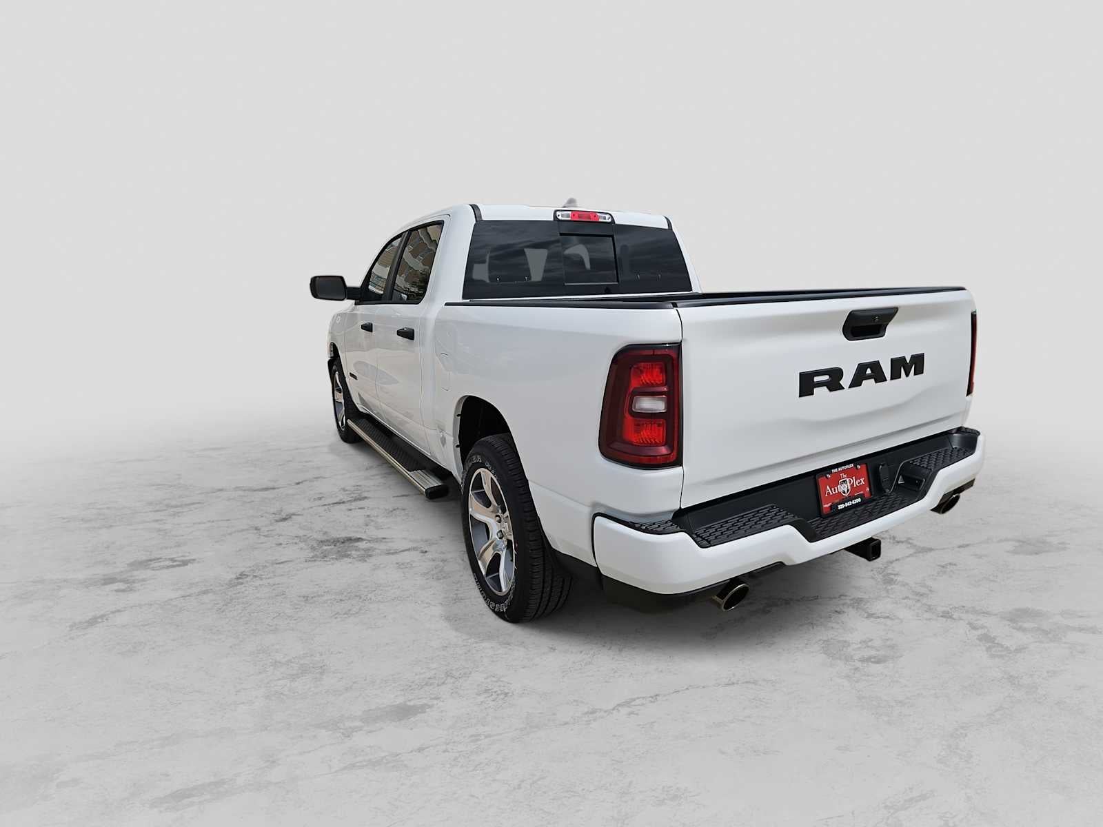 2026 RAM 1500 RAM 1500 EXPRESS CREW CAB 4X2 5'7' BOX