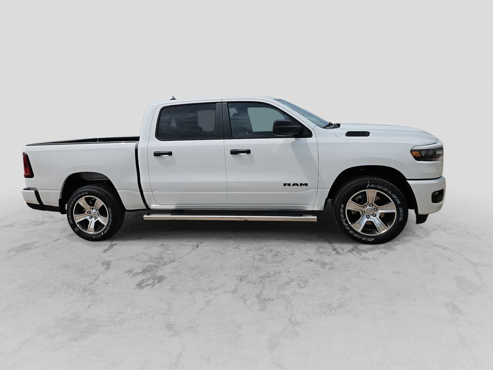 2026 RAM 1500 RAM 1500 EXPRESS CREW CAB 4X2 5'7' BOX
