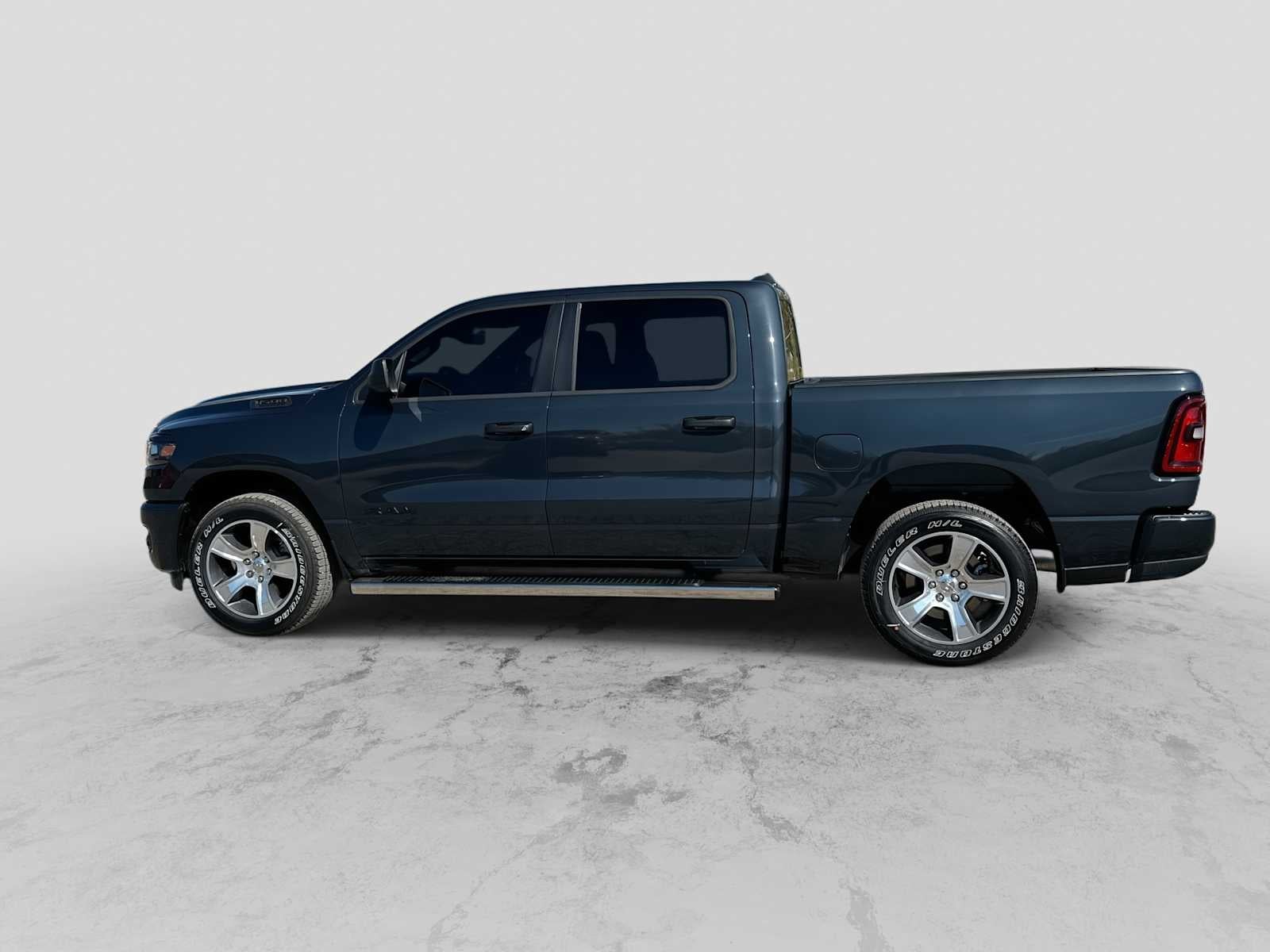 2026 RAM 1500 RAM 1500 EXPRESS CREW CAB 4X2 5'7' BOX