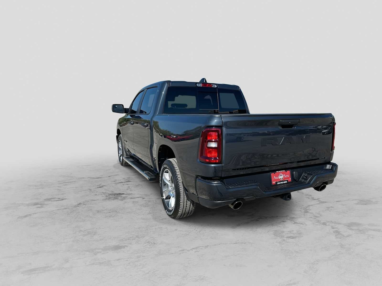 2026 RAM 1500 RAM 1500 EXPRESS CREW CAB 4X2 5'7' BOX