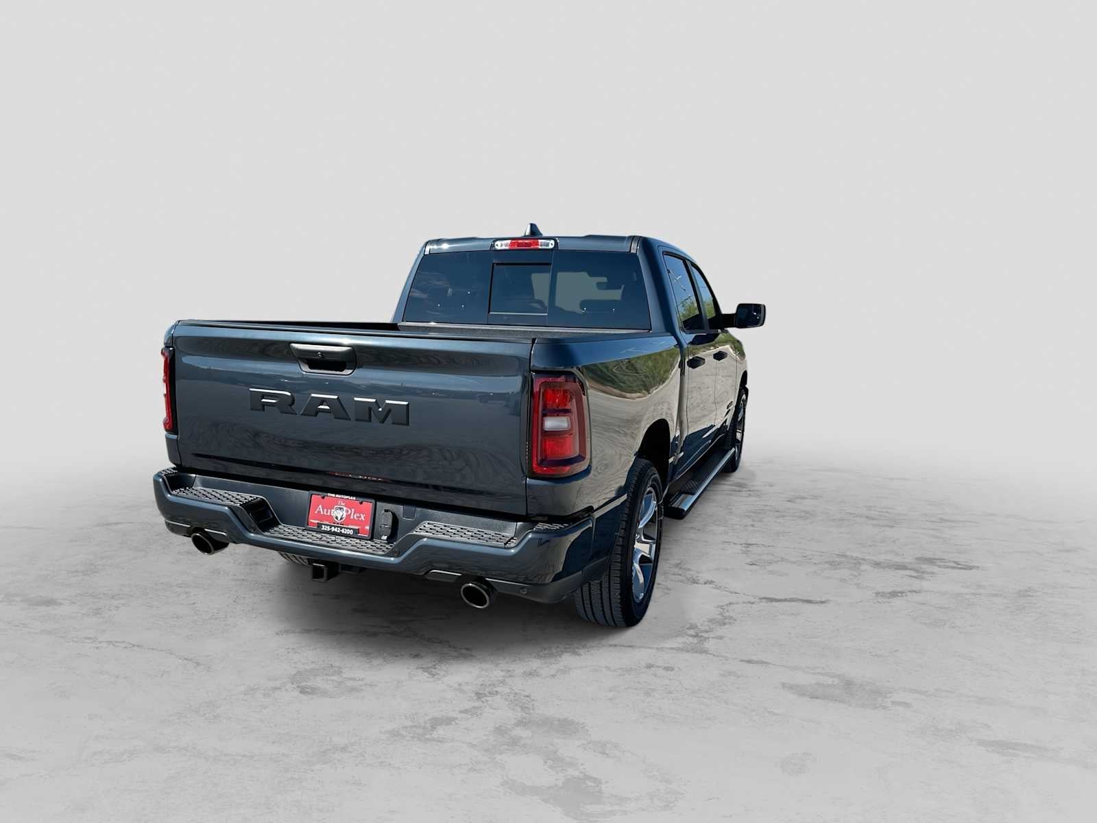 2026 RAM 1500 RAM 1500 EXPRESS CREW CAB 4X2 5'7' BOX