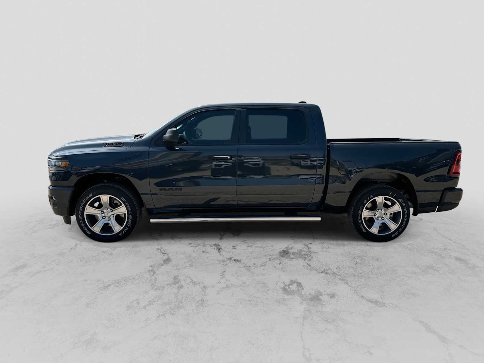 2026 RAM 1500 RAM 1500 EXPRESS CREW CAB 4X2 5'7' BOX