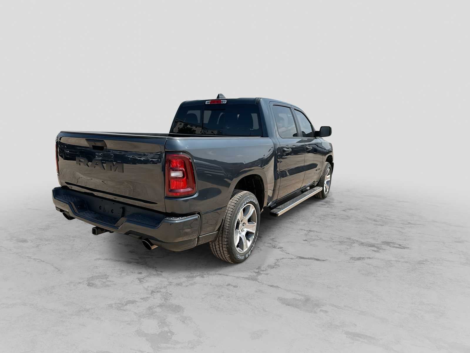 2026 RAM 1500 RAM 1500 EXPRESS CREW CAB 4X2 5'7' BOX
