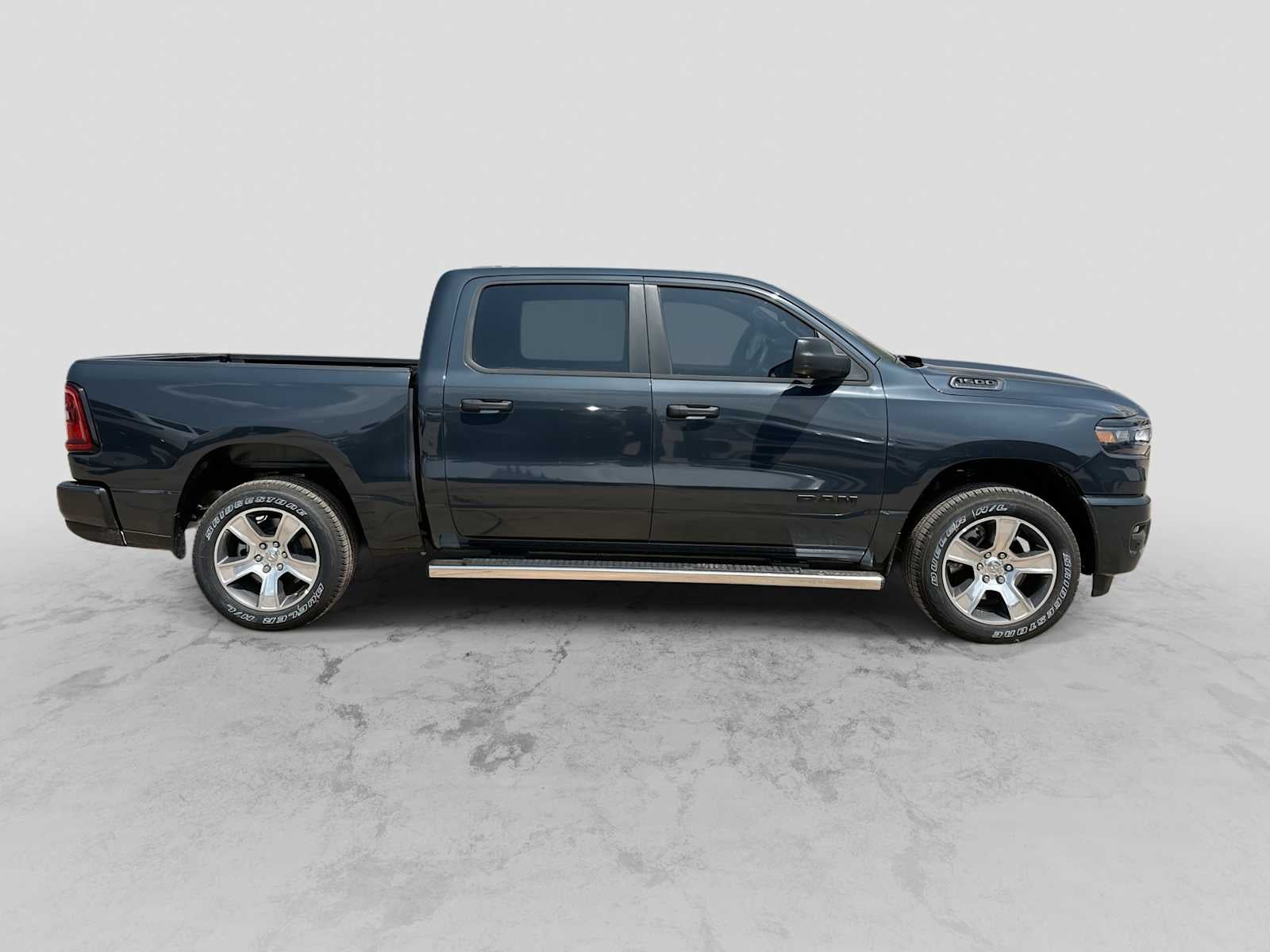 2026 RAM 1500 RAM 1500 EXPRESS CREW CAB 4X2 5'7' BOX