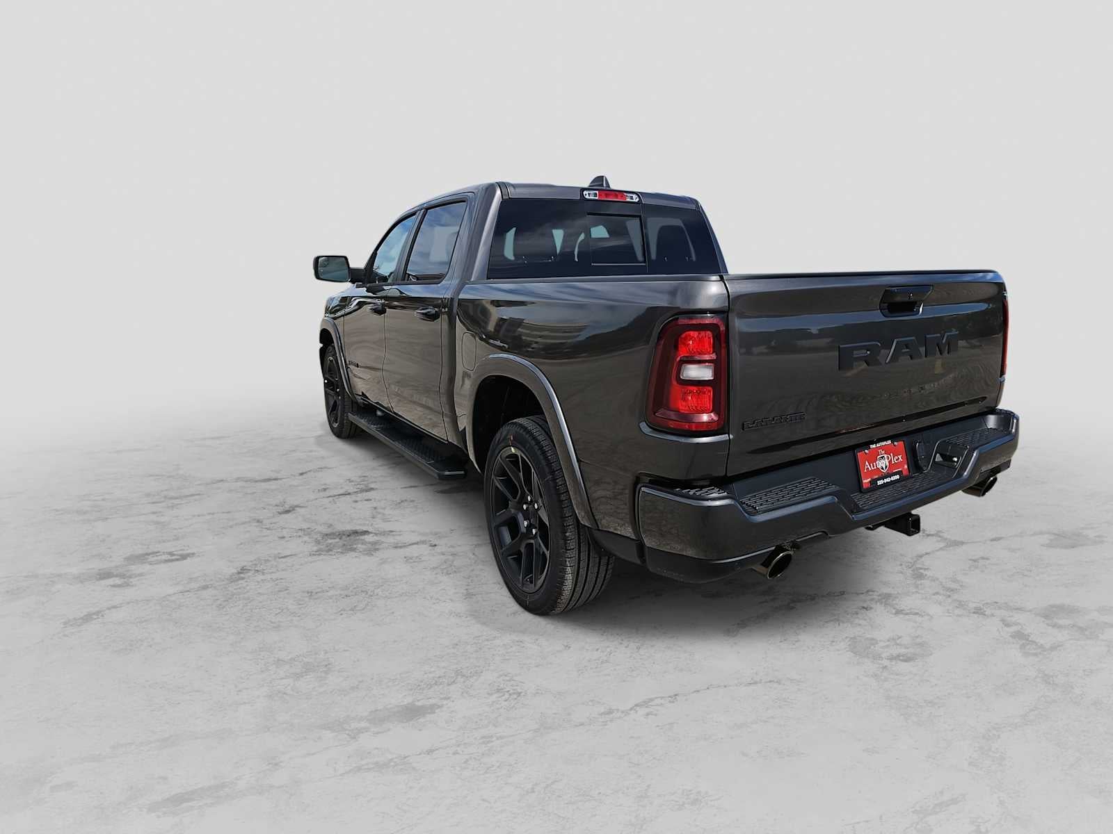 2026 RAM 1500 RAM 1500 LARAMIE CREW CAB 4X2 5'7' BOX