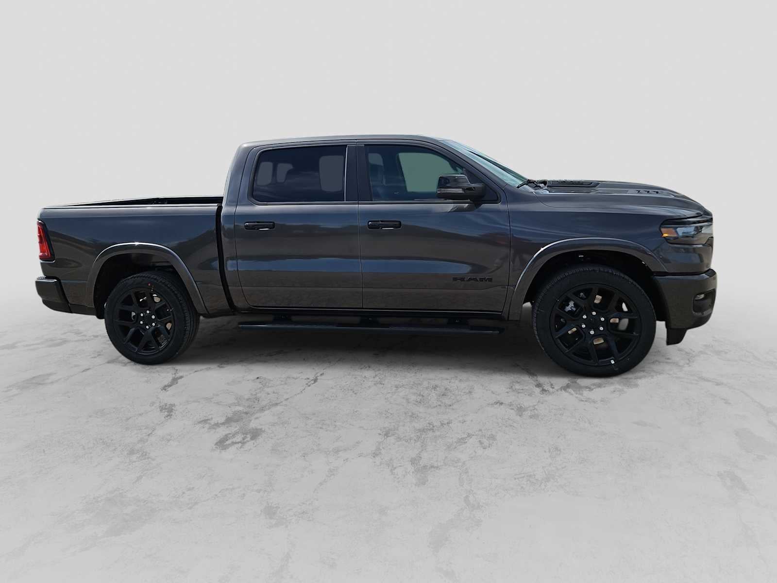 2026 RAM 1500 RAM 1500 LARAMIE CREW CAB 4X2 5'7' BOX
